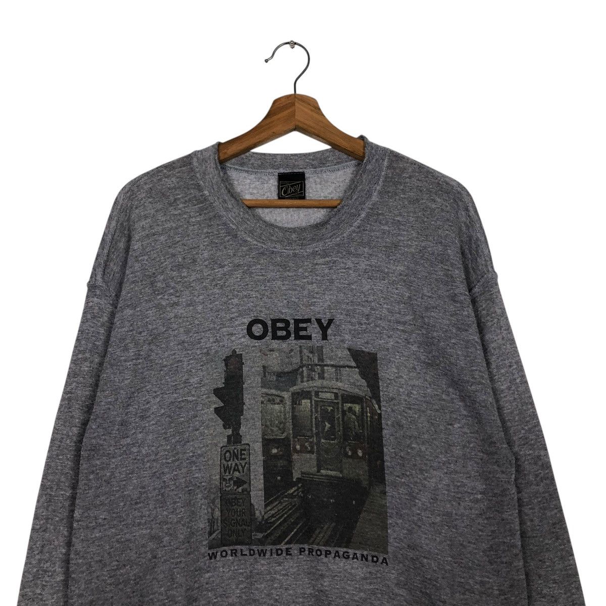 Obey 🔥VINTAGE SWEATSHIRT OBEY BIG LOGO OVER PRINT Size US M / EU 48-50 / 2 - 5 Thumbnail