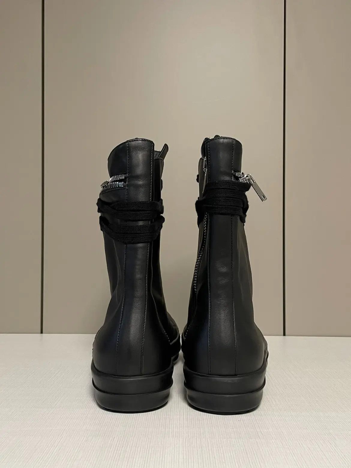 Rick Owens Sz 41 Rick Owens Triple Black High Pocket Cargo Sneaker Size US 8 / EU 41 - 5 Thumbnail