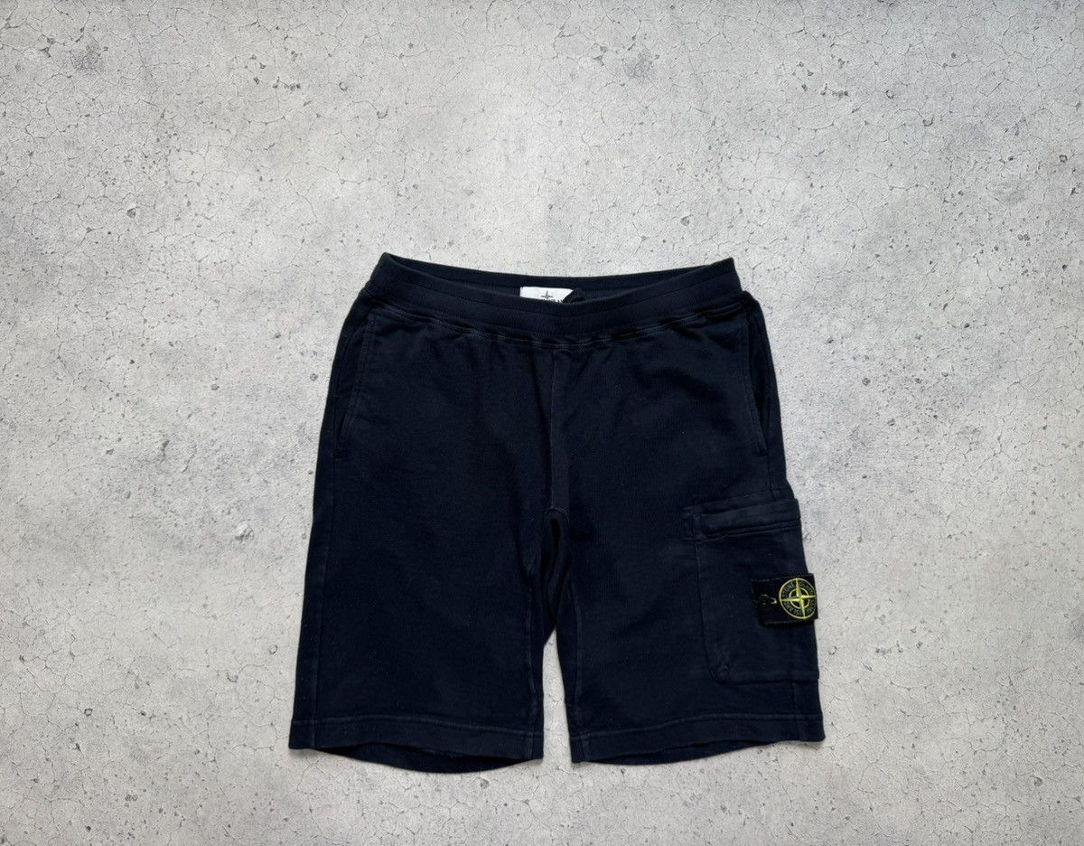 Stone Island Stone Island Luxury Cargo Shorts Hype Rare Casual Size M Size US 32 / EU 48 - 1 Thumbnail