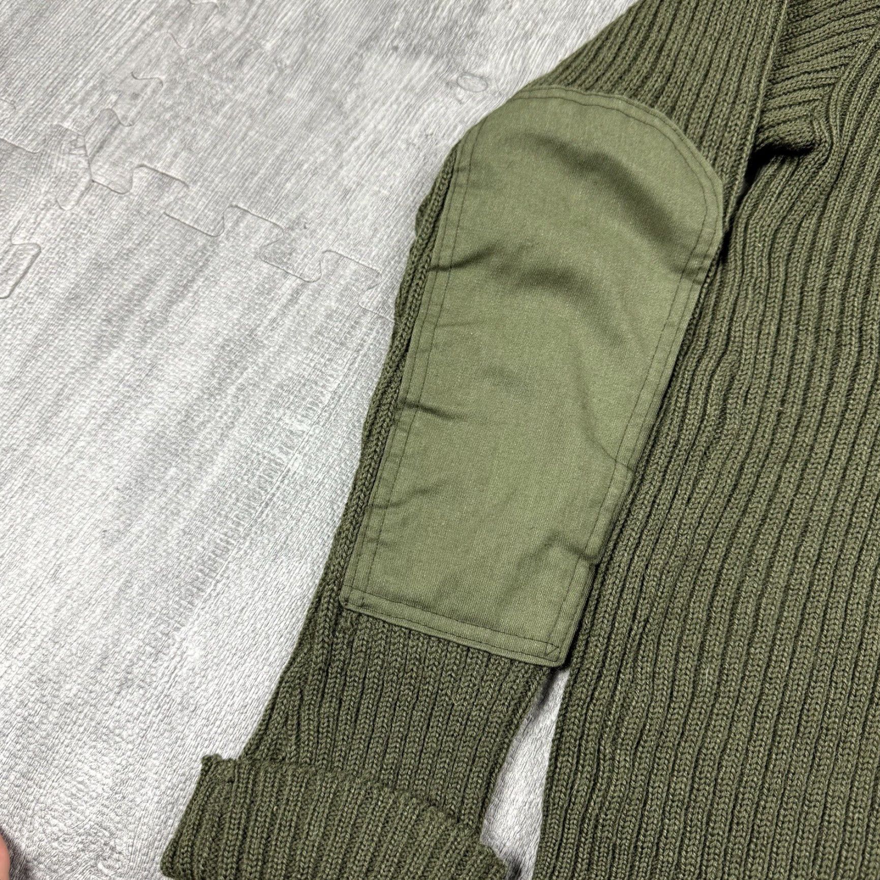 Olive VINTAGE Mitts Nitts Inc. MILITARY US MARINES Olive Green 80s Crew Neck Sweater Pullover Knit L Wool Men Size L Green 80s Marines Mens Sweater Size US L / EU 52-54 / 3 - 4 Thumbnail