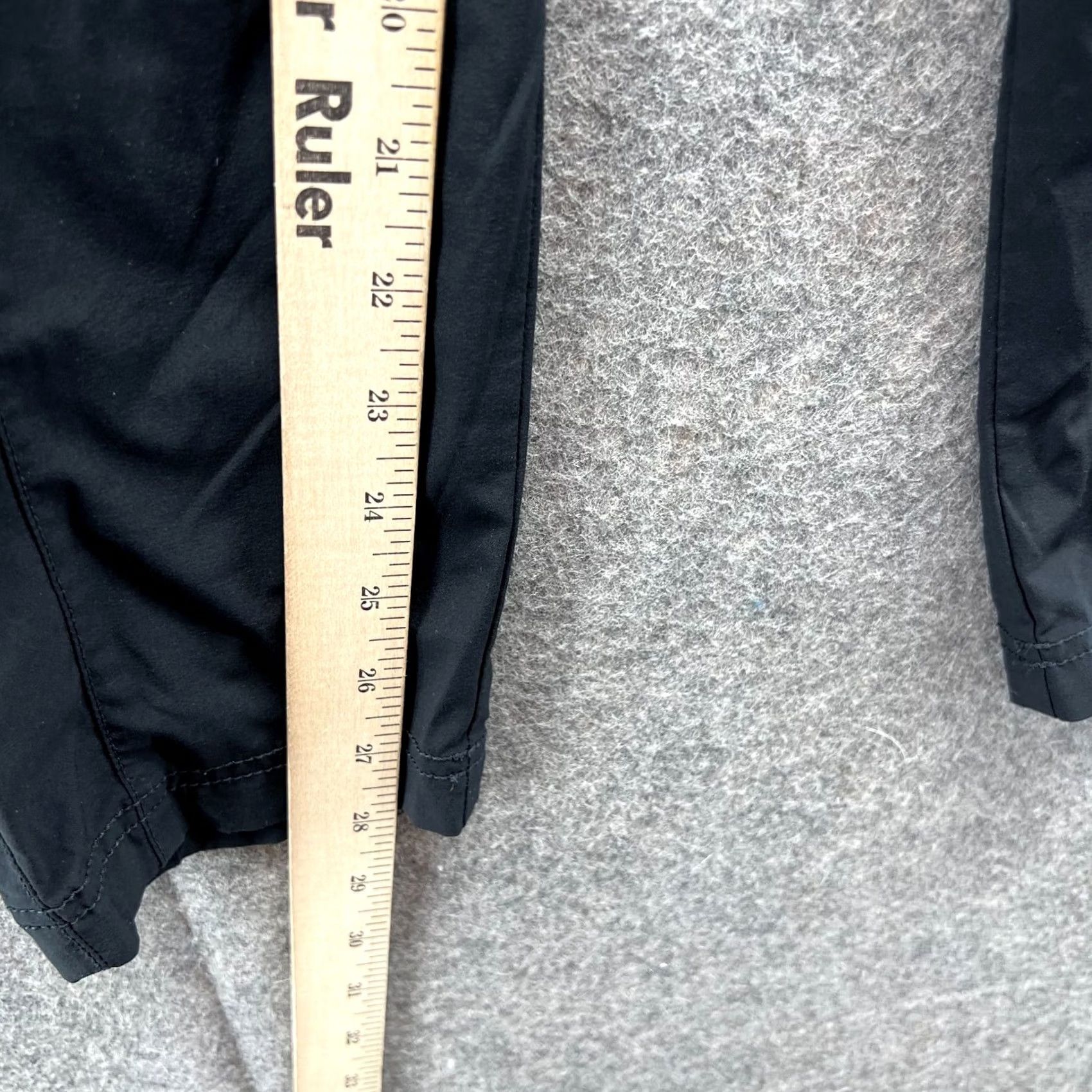 The North Face The North Face Pants Womens 8 Black Athletic Hiking Camping Sweatpants Side Pockets Tapered Regular Inseam 28in Size 30" / US 8 / IT 44 - 2 Thumbnail