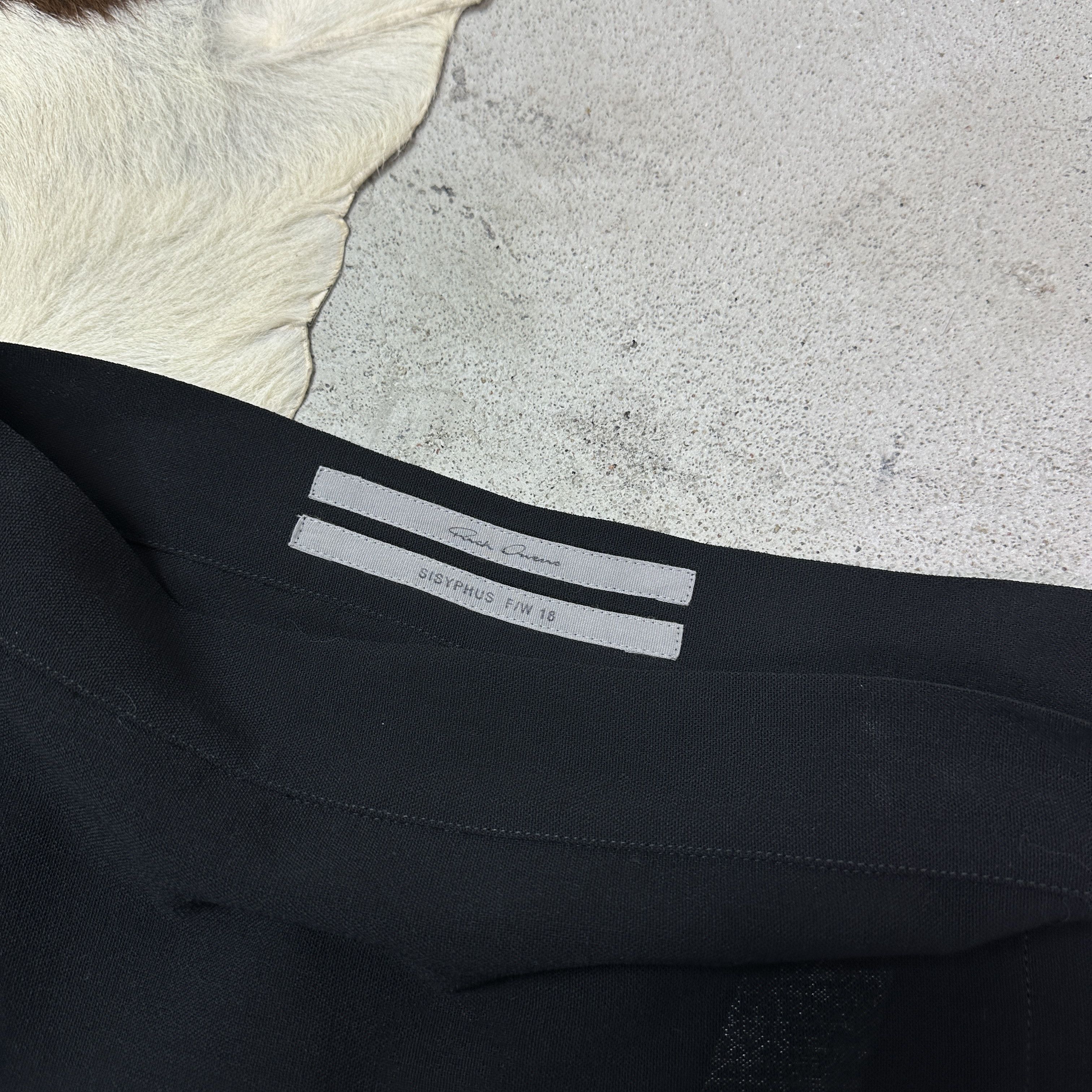 Rick Owens Vintage Grunge Assymetrical Rick Owens FW18 Sisyphus Top Y2K Size 25" / US 0 / IT 36 - 3 Thumbnail