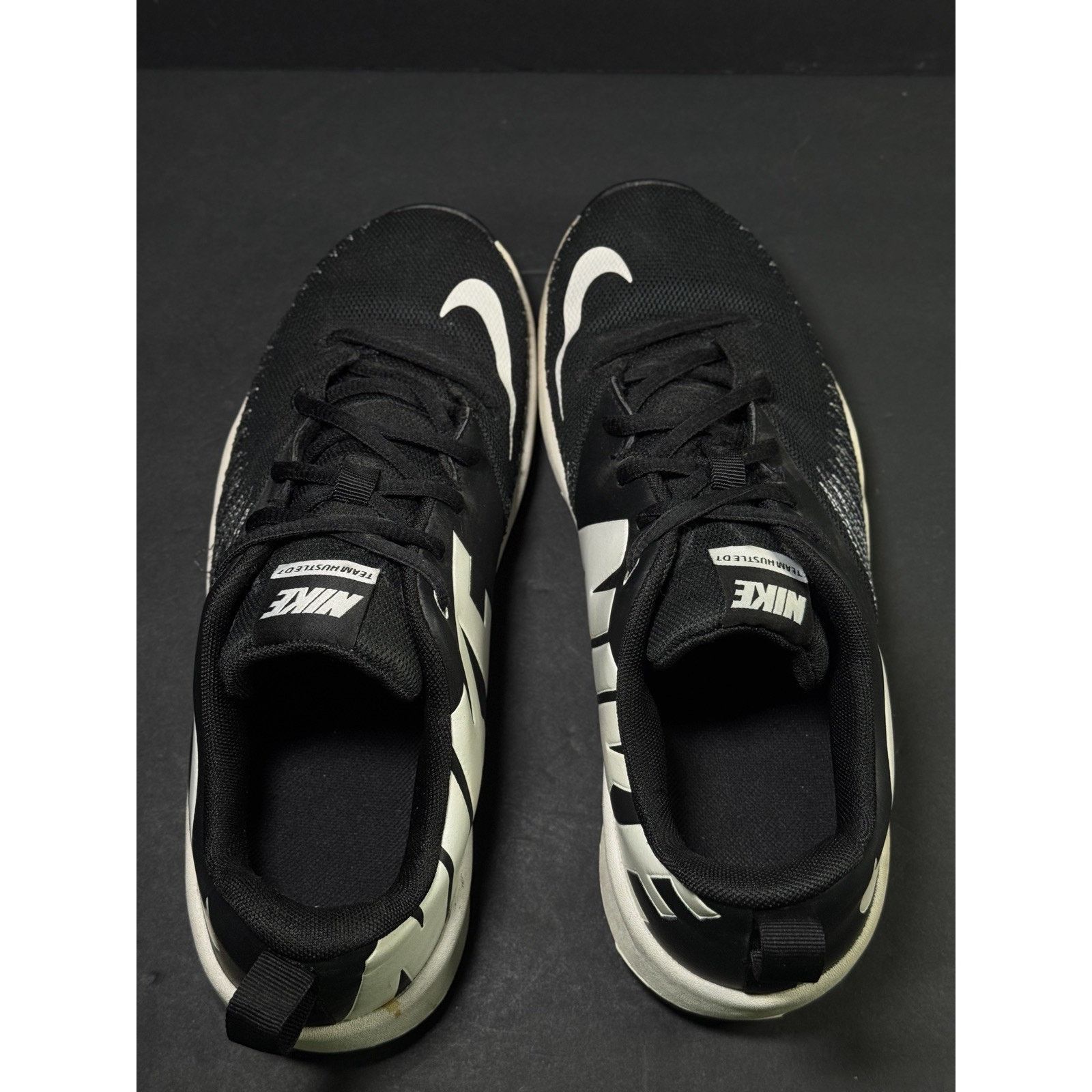 Nike Nike Team Hustle DT Youth sneakers size 7Y black Basketball Size US 7 / EU 40 - 6 Thumbnail