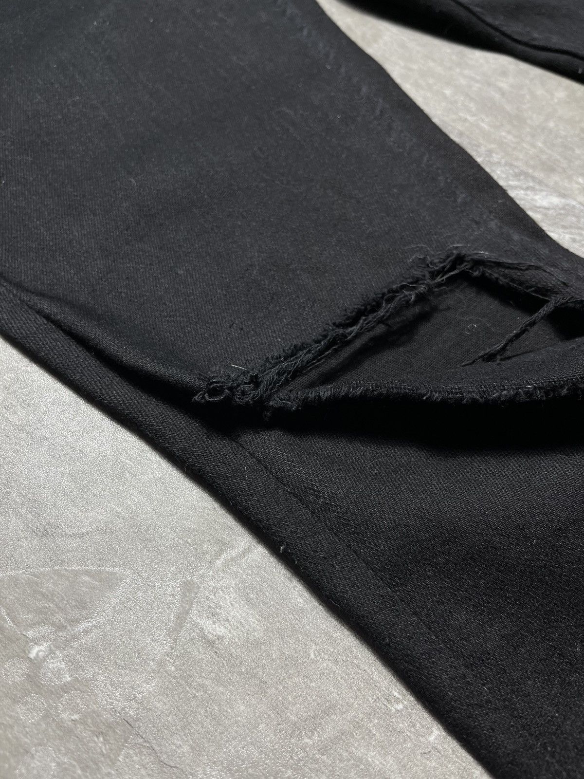 Ksubi Ksubi Knee Rip Plain Black Denim Jeans Size 32 Size US 32 / EU 48 - 11 Thumbnail