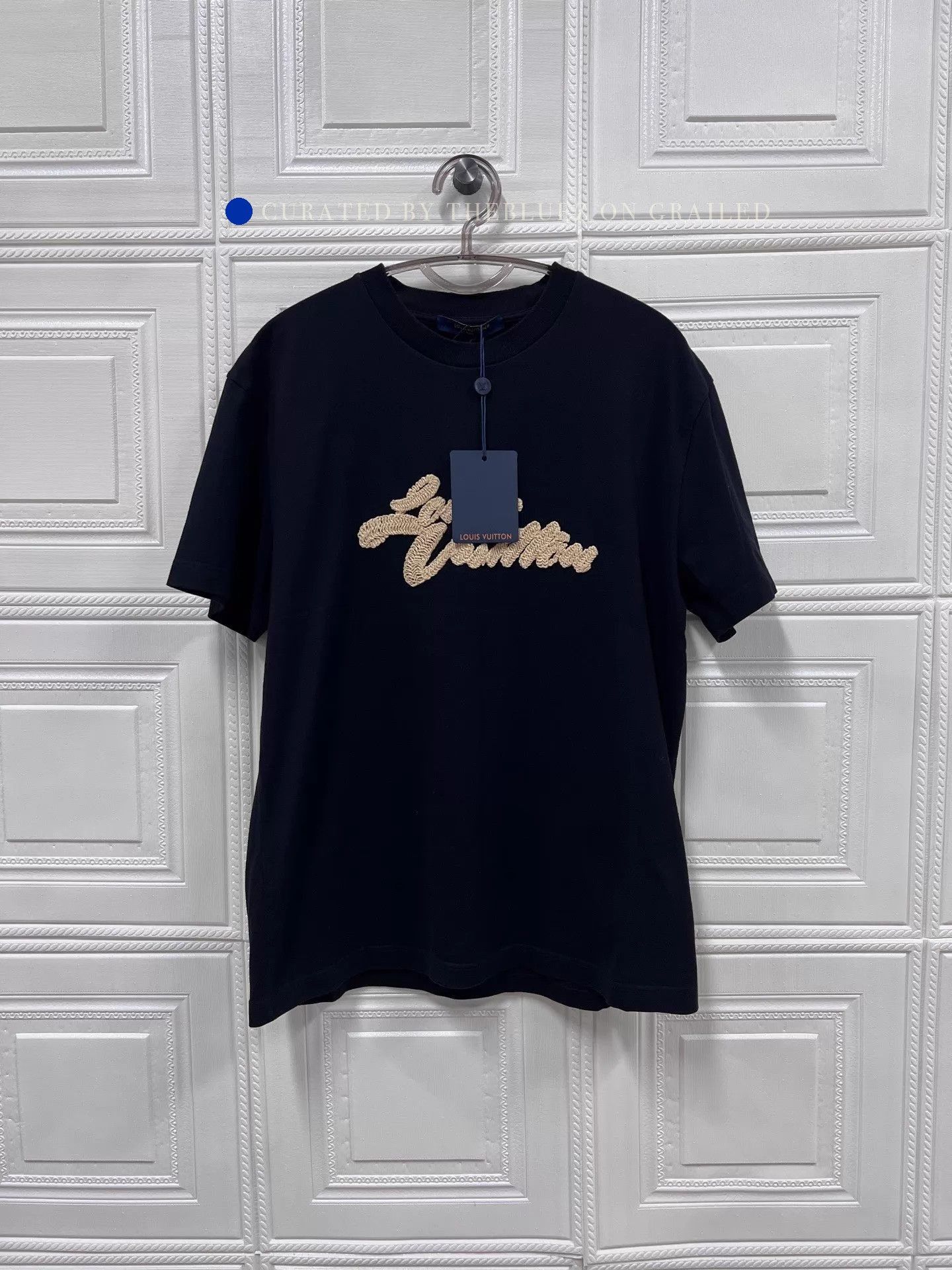 Louis Vuitton Black Raffia Logo T-Shirt in Size M Size US M / EU 48-50 / 2 - 1 Thumbnail
