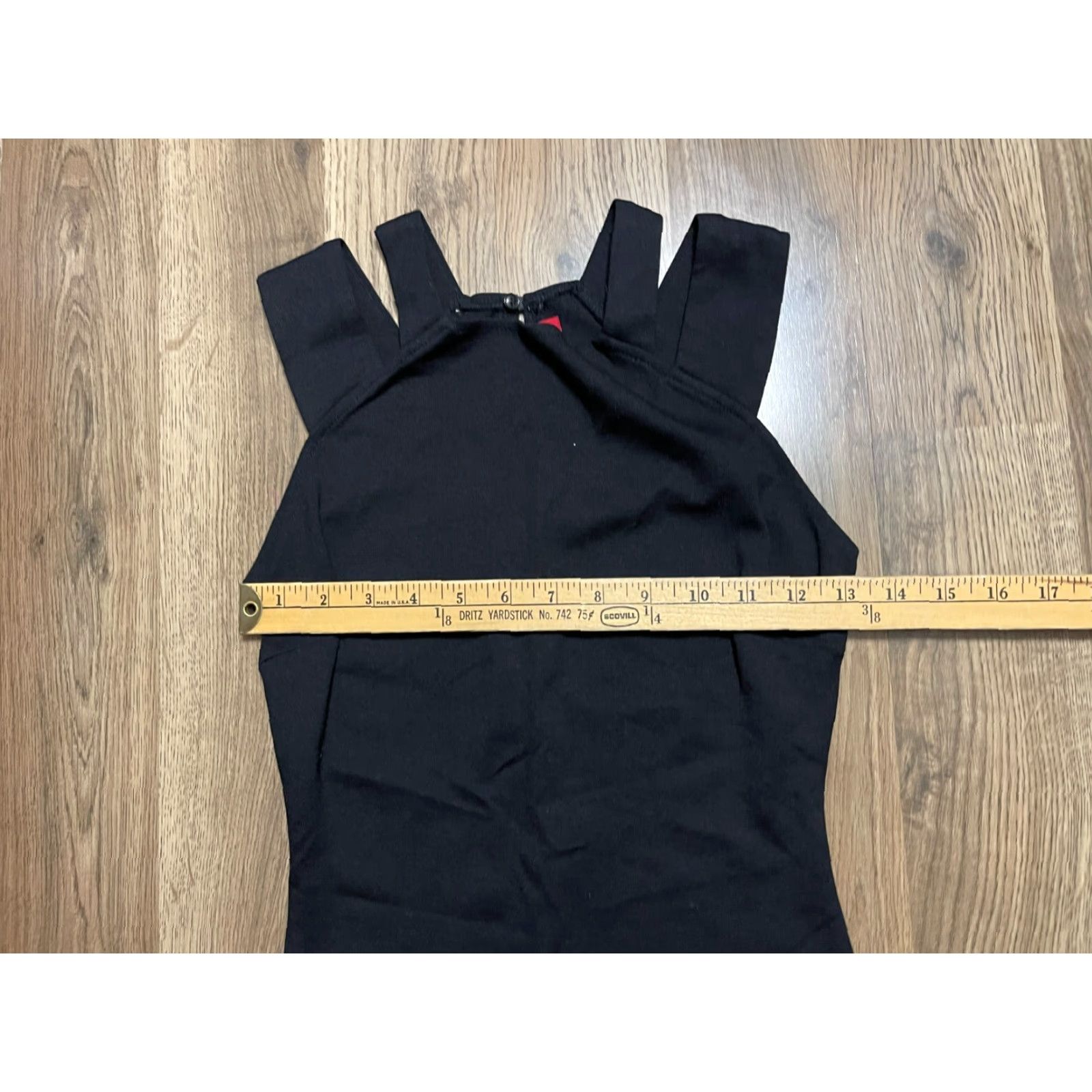 Saks Fifth Avenue Saks Fifth Avenue Dress Women's Size Small Black Cold Shoulder Hemmed Shift Short Dress Casual Womens Fashion Size S / US 4 / IT 40 - 4 Thumbnail