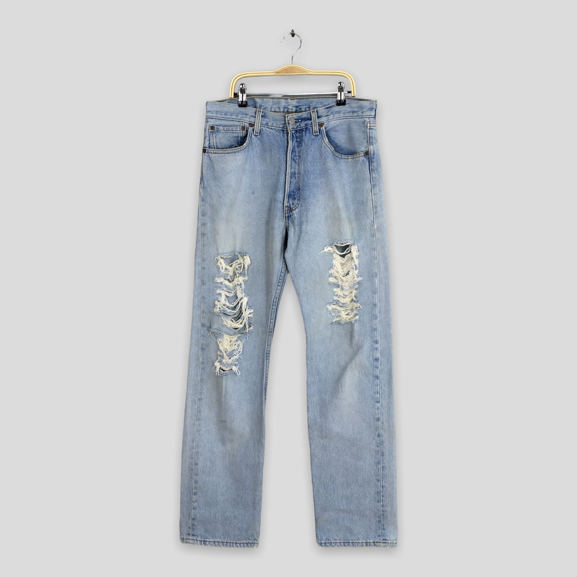 image of Size 30X31.5 Vintage 90's Levi's 501 Stonewash Faded Jeans in Blue, Men's