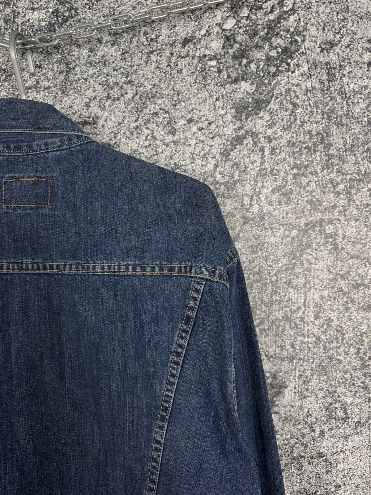 Levi's Vintage Clothing Men’s Levi’s Vintage 90s Denim Trucker Jacket Jean Size L Size US L / EU 52-54 / 3 - 10 Thumbnail