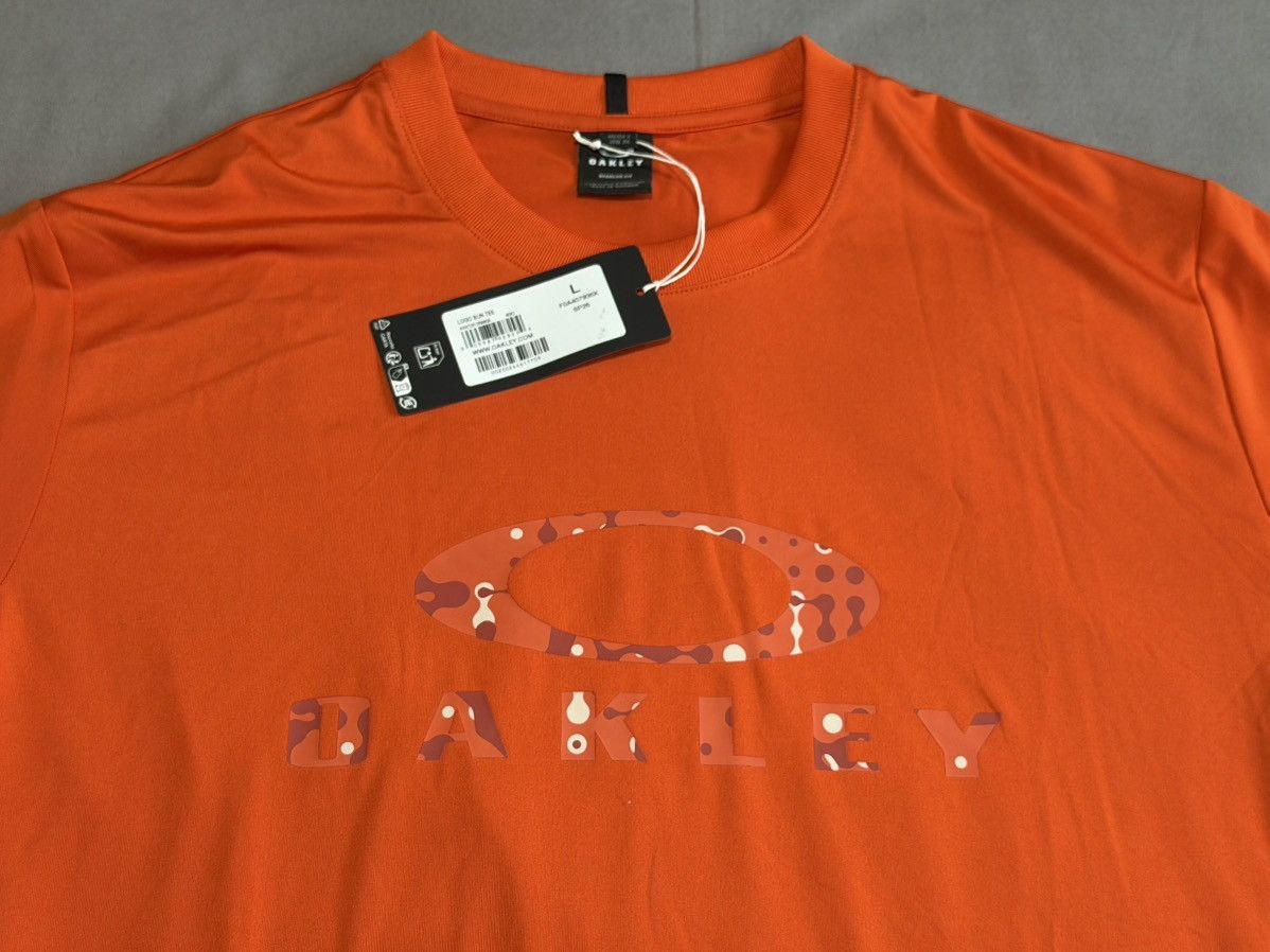 Oakley *Sample* Oakley Logo Sun Performance Tee Shirt New With Tags Size US L / EU 52-54 / 3 - 1 Thumbnail