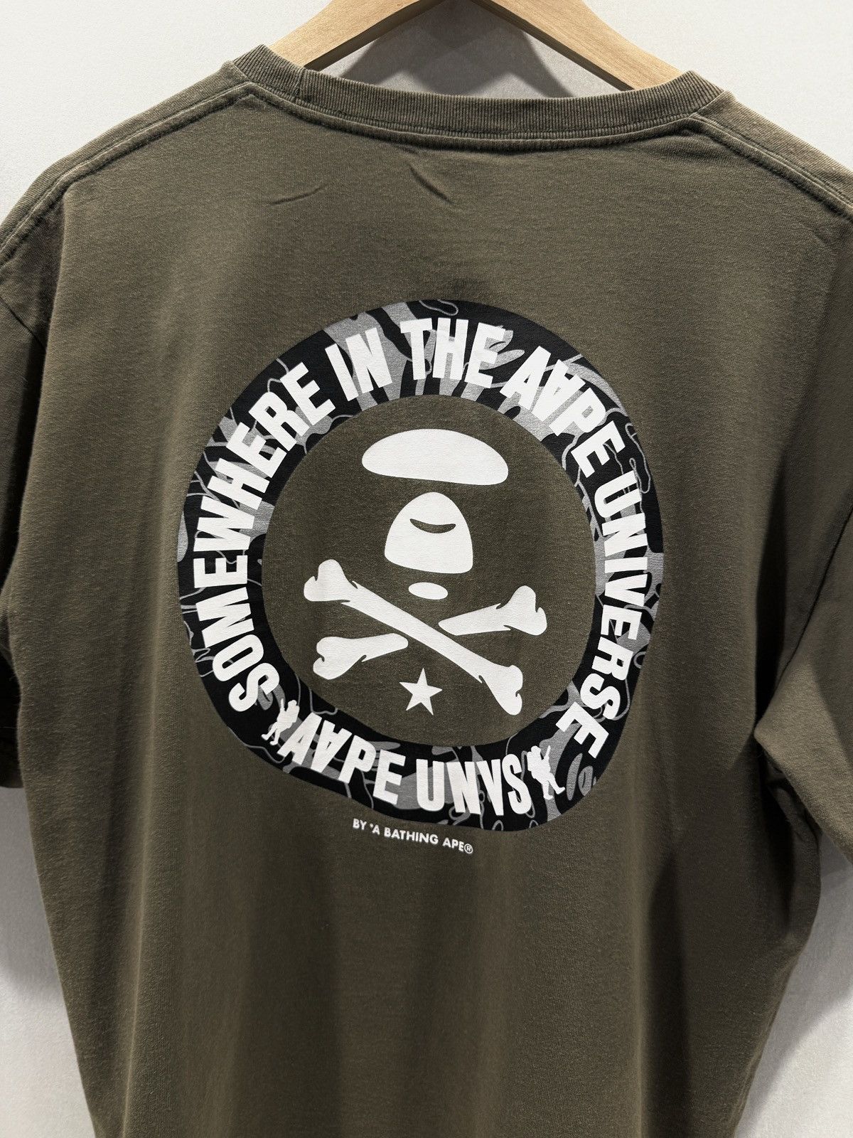 Aape AAPE UNIVERSE UNVS REFLECTIVE CAMO TEE OLIVE XL LOGO GRAPHIC Size US XL / EU 56 / 4 - 3 Thumbnail