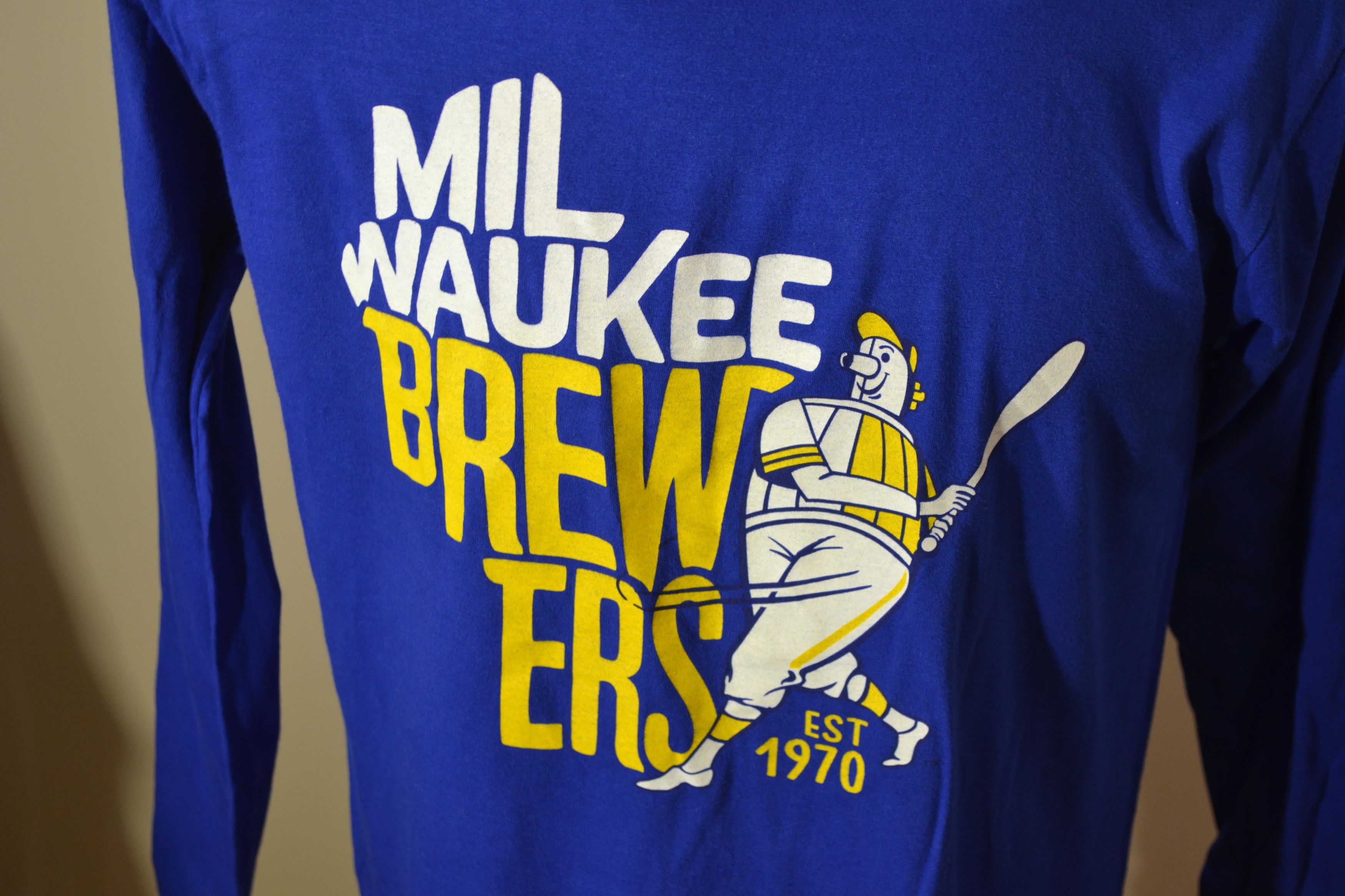 Port & Company Rare Vintage Milwaukee Brewers x Chevrolet T-Shirt Size US M / EU 48-50 / 2 - 3 Thumbnail