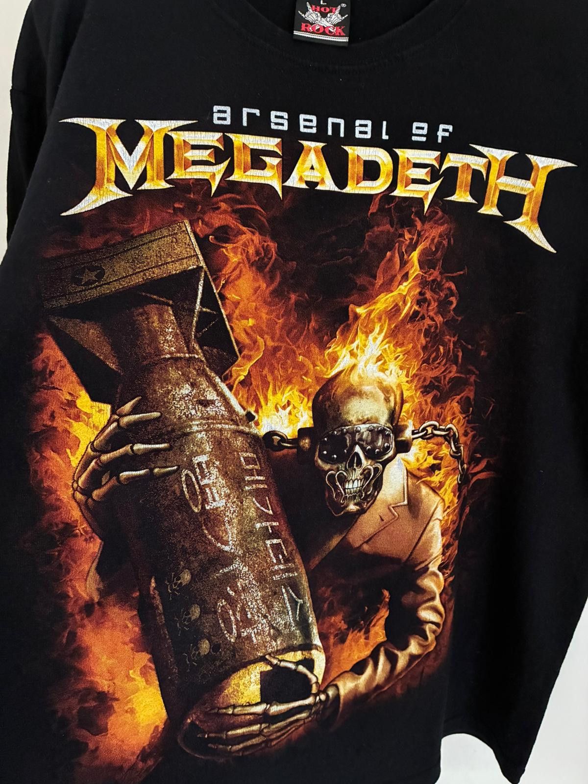 Band Tees Vintage Band tee Megadeth Arsenal of merch hot rock Size US L / EU 52-54 / 3 - 2 Thumbnail