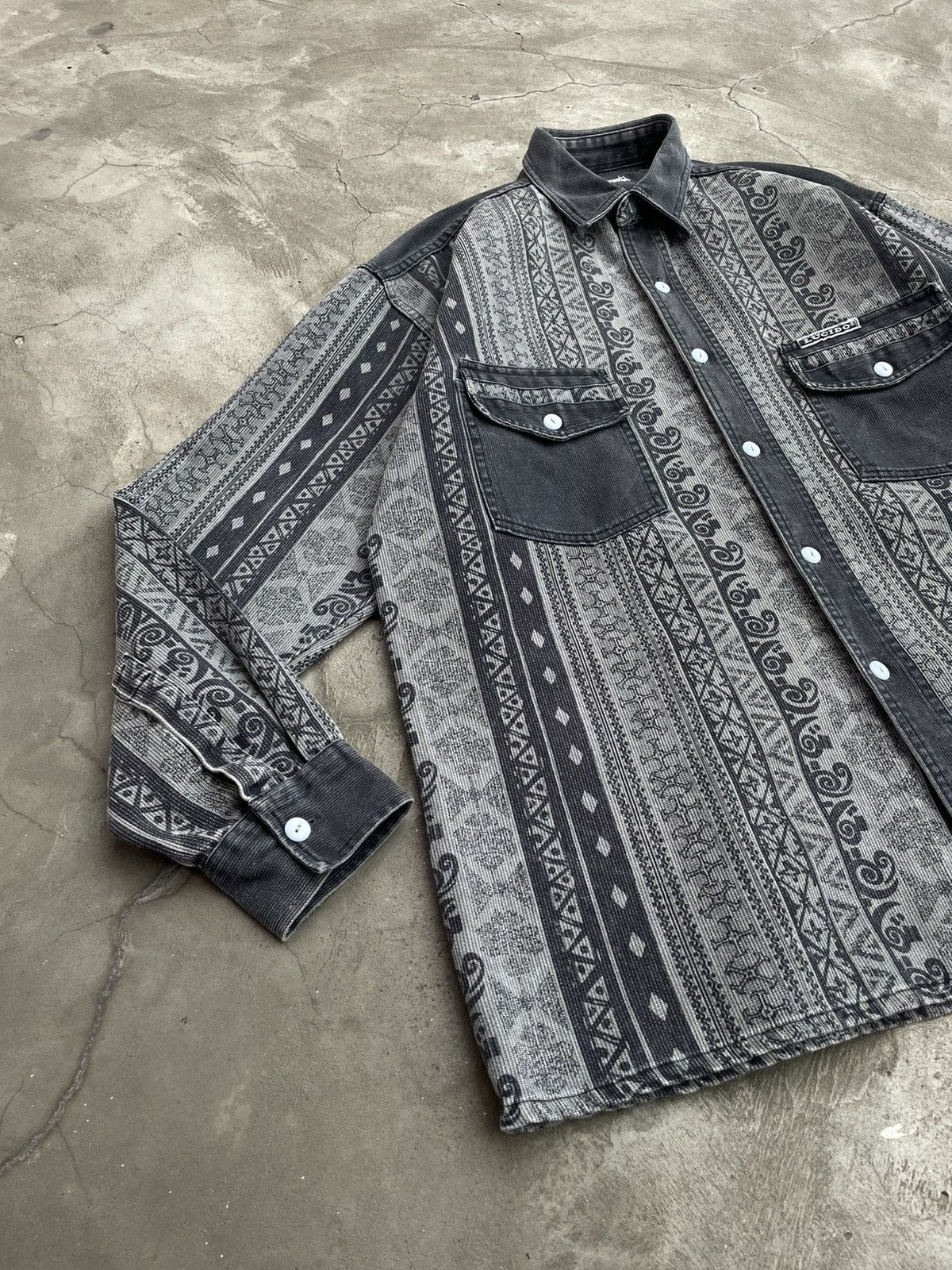 Vintage Ornamental Corduroy Shirt, Heavyweight Size US L / EU 52-54 / 3 - 14 Thumbnail