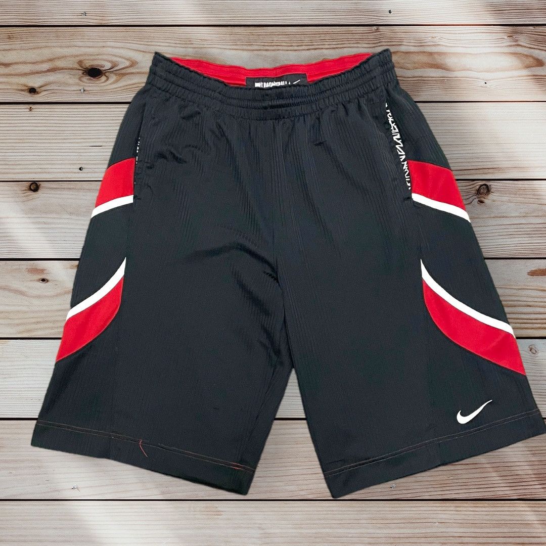 Nike × Vintage Vintage Nike Bred Basketball Shorts L Size US 34 / EU 50 - 1 Thumbnail