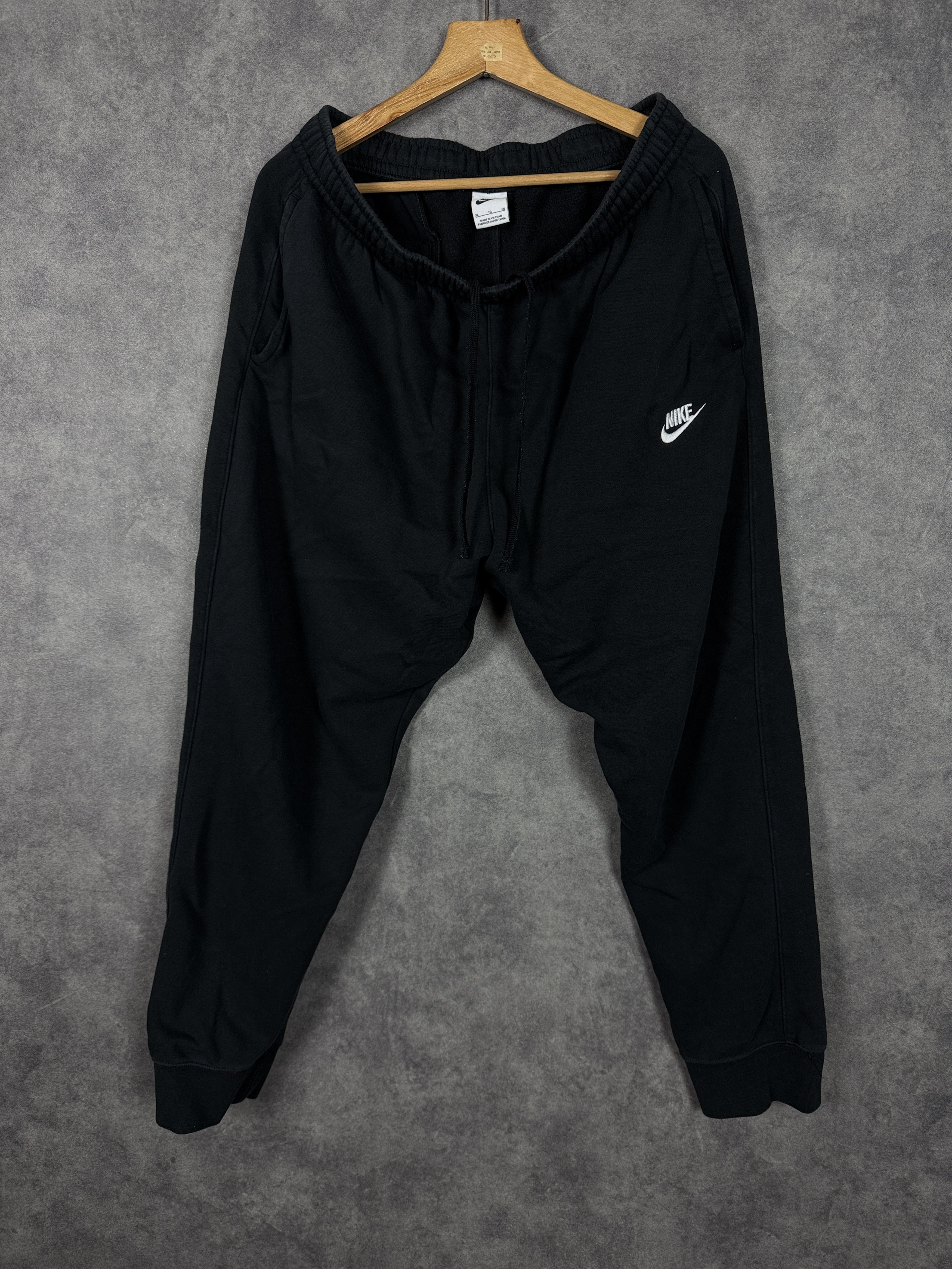 Nike Nike sweatpants joggers black classic mini logo spellout Size US 32 / EU 48 - 1 Thumbnail