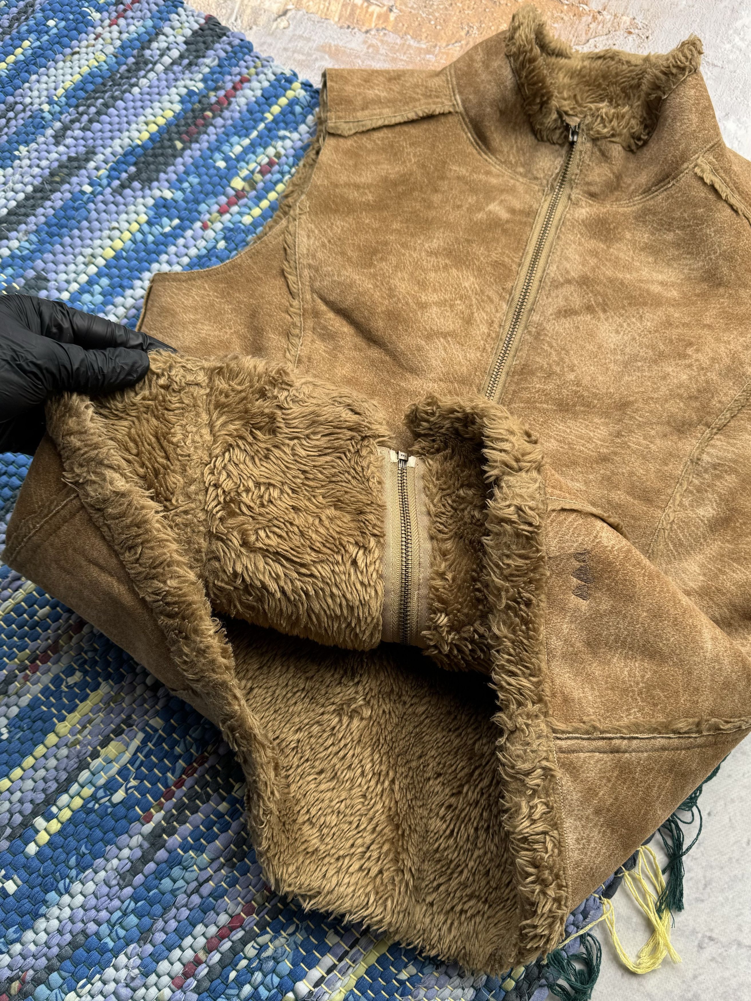 Vintage Vintage Faded Faux Sheepskin Vest A101(352) Size US S / EU 44-46 / 1 - 2 Thumbnail