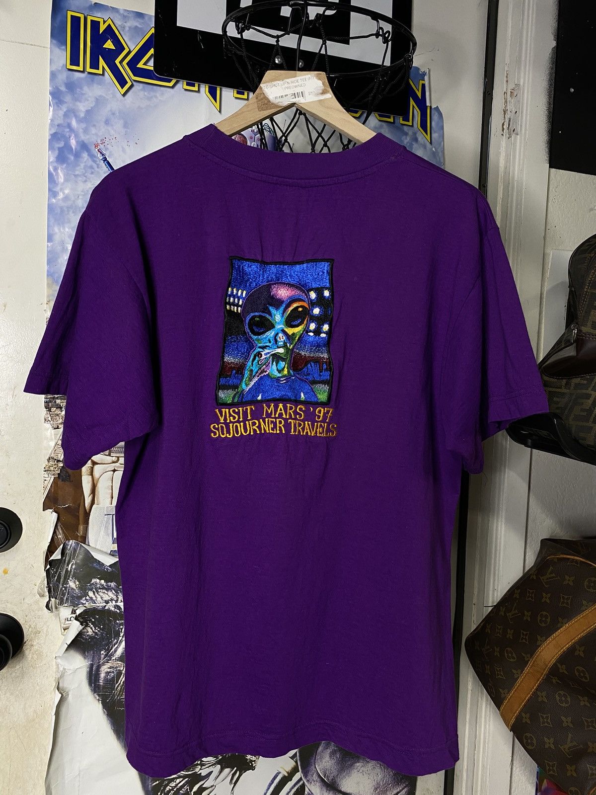 Vintage Vintage 90’s Alien T-Shirt Stoner Weed Tee Medium Size US M / EU 48-50 / 2 - 6 Thumbnail