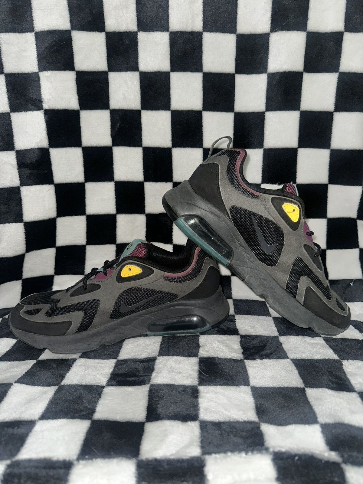 Nike Nike Air Max 200 Black Bordeaux Running Shoes Size US 9 / EU 42 - 5 Thumbnail