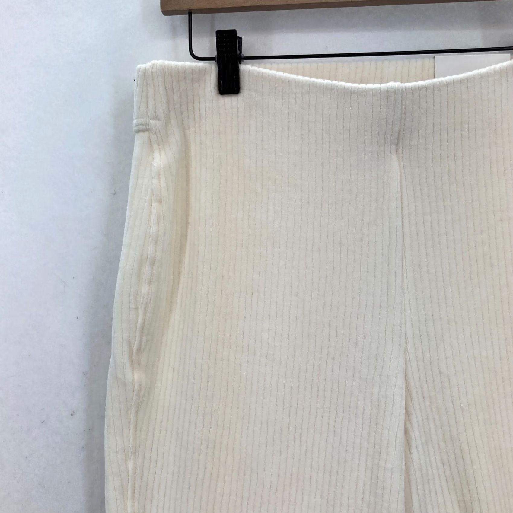 Old Navy Old Navy Active Pull On Flared Leg Pants Women L Beige Corduroy NWT Ribbed Narrow Size 36" / US 14 / IT 50 - 3 Thumbnail