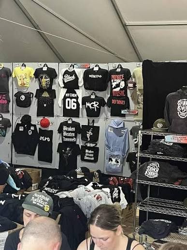 Band Tees VERY RARE SOLD OUT DEFTONES PRIVATE MUSIC AUTHENTIC MERCH Size US L / EU 52-54 / 3 - 6 Thumbnail