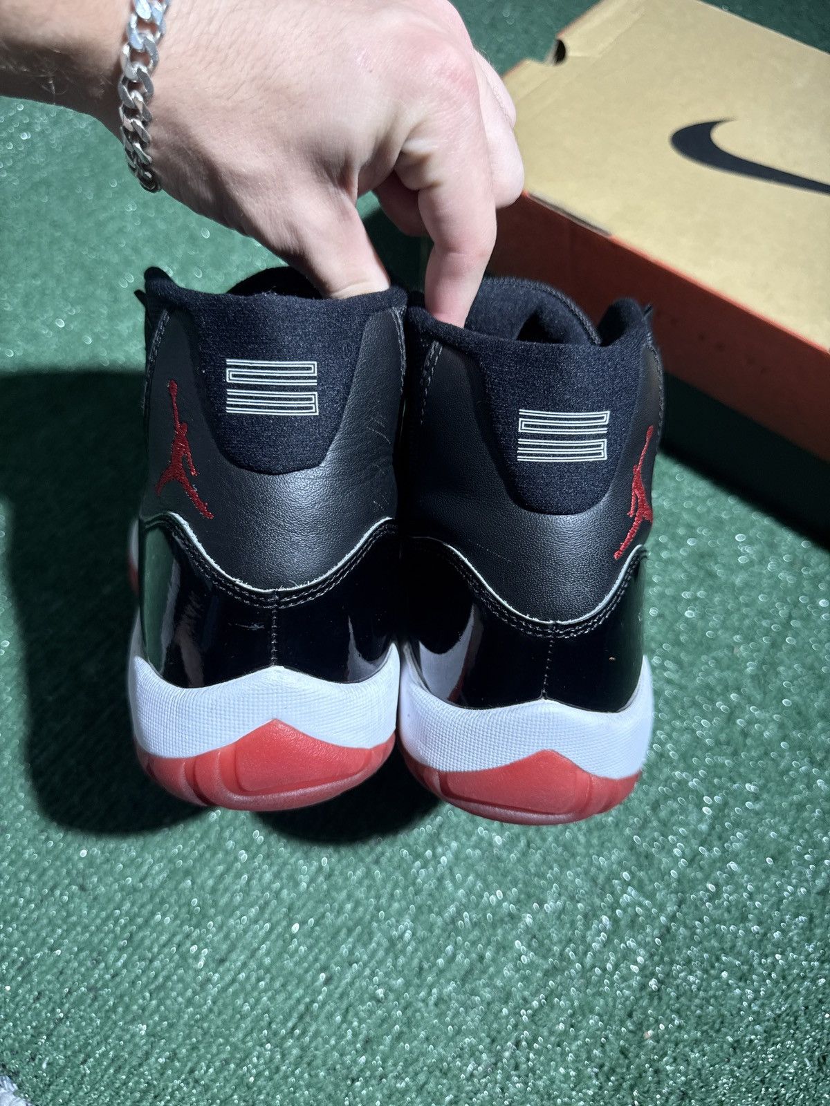 Jordan Brand Jordan 11 Playoff Bred 2019 Size US 10 / EU 43 - 4 Thumbnail