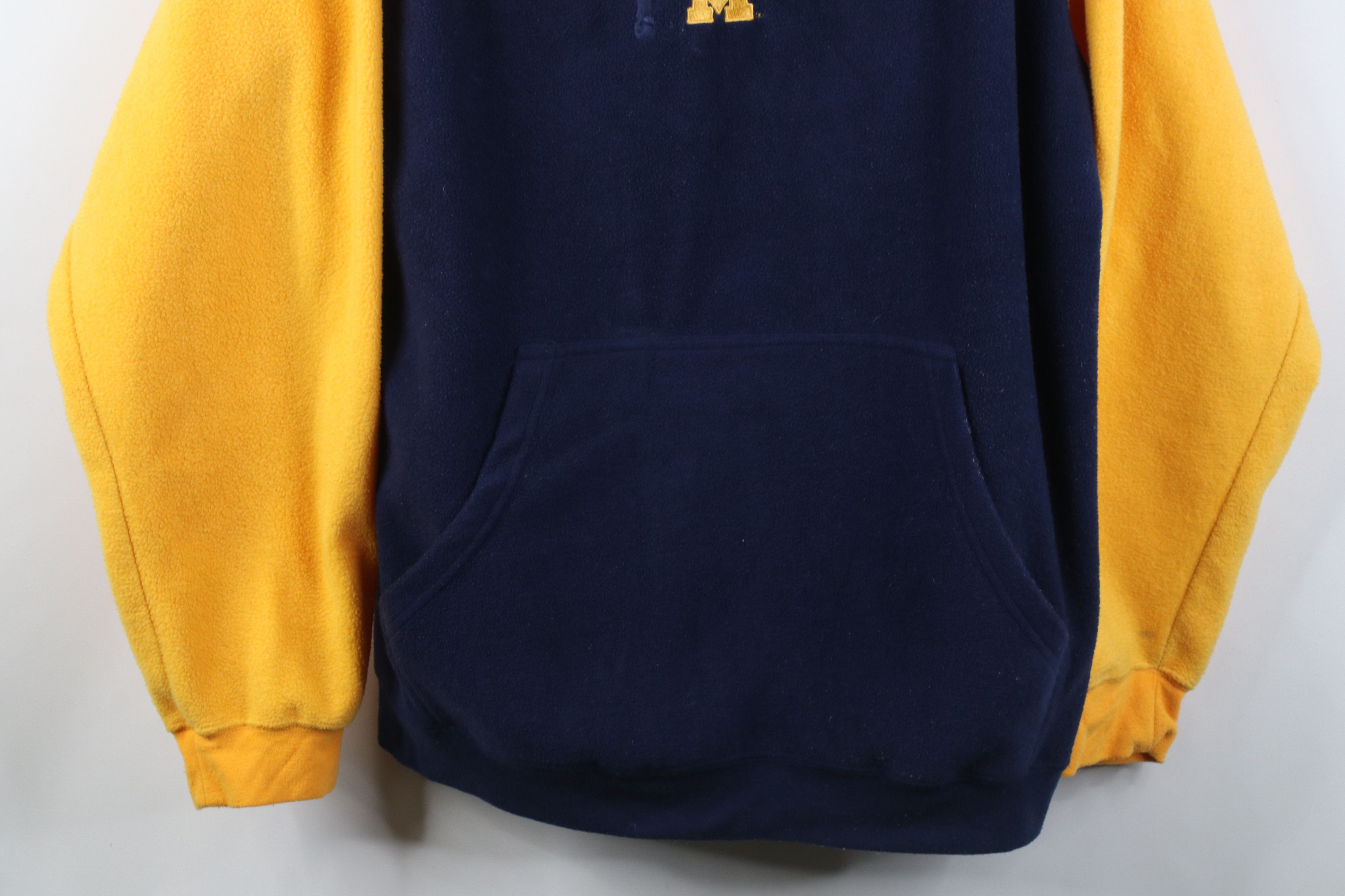 Vintage Vintage 90s University of Michigan Fleece Hoodie Sweatshirt Size US L / EU 52-54 / 3 - 3 Thumbnail