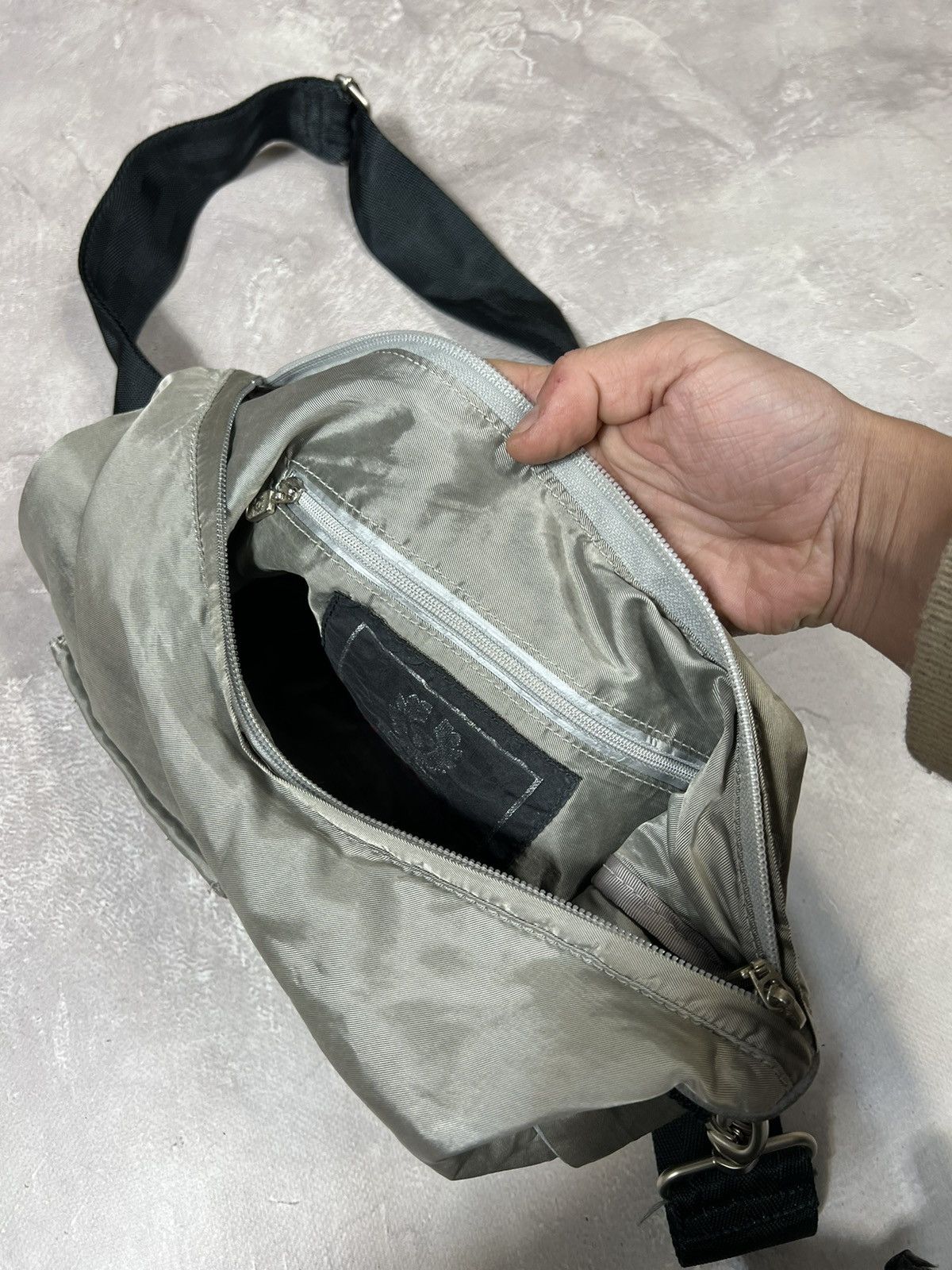 Other Vintage Belstaff Silver Nylon Bag Size ONE SIZE - 11 Thumbnail