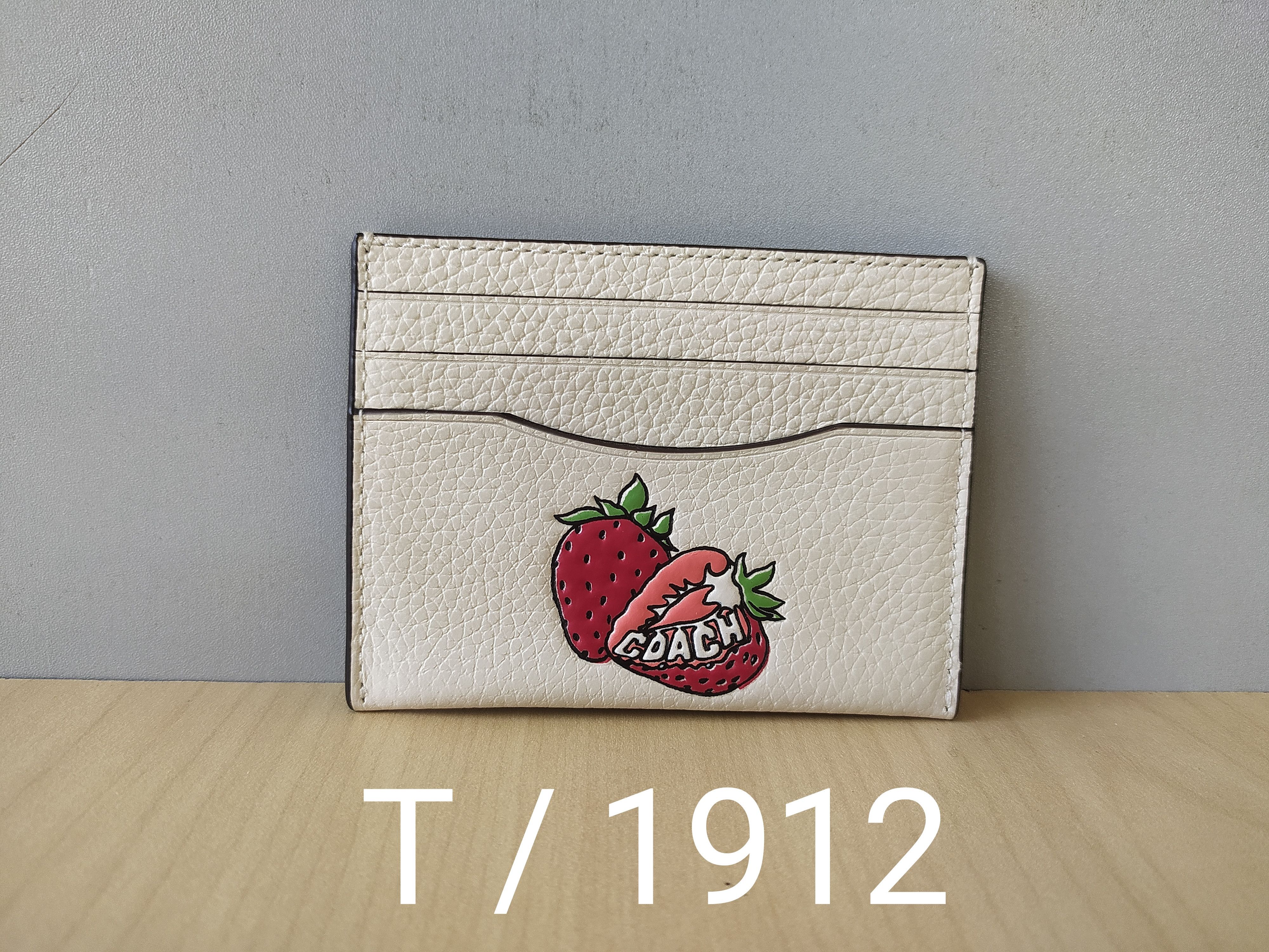 Coach Coach Pebbled Leather Card/ID Holder Free Shipping T/1912 Size ONE SIZE - 7 Thumbnail