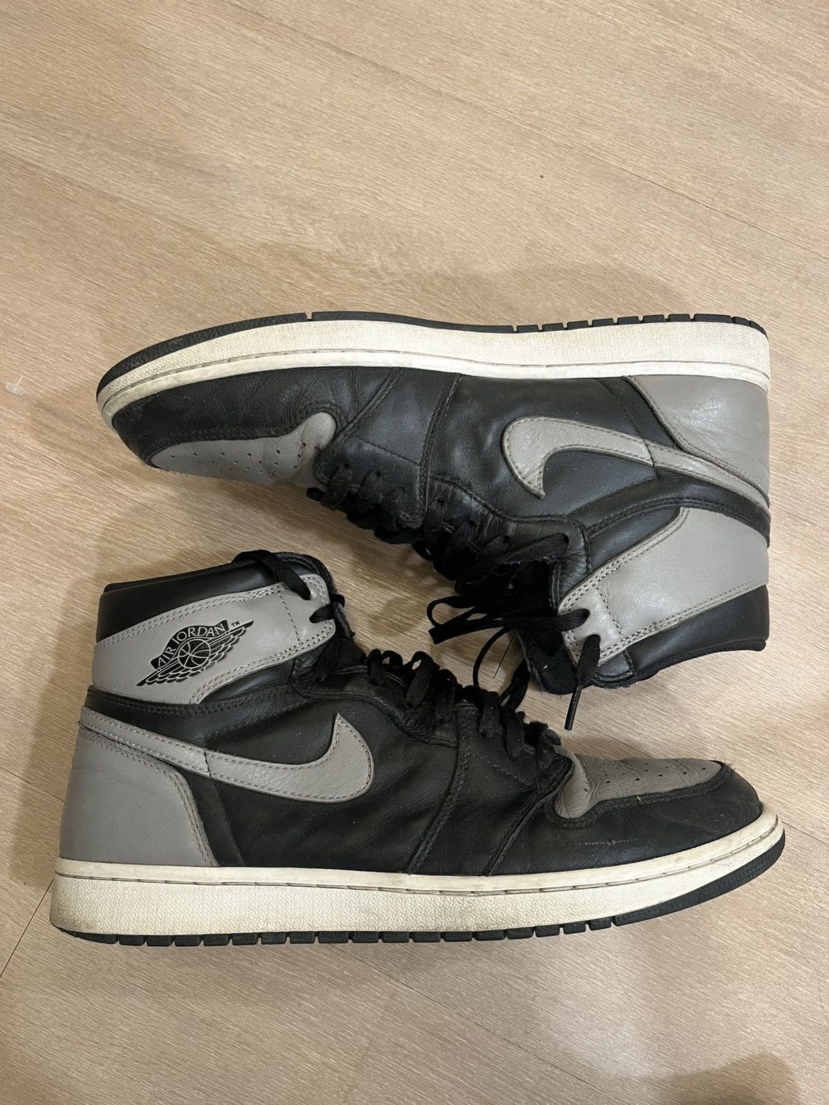Supreme Jordan 1 Shadows Size US 13 / EU 46 - 3 Thumbnail