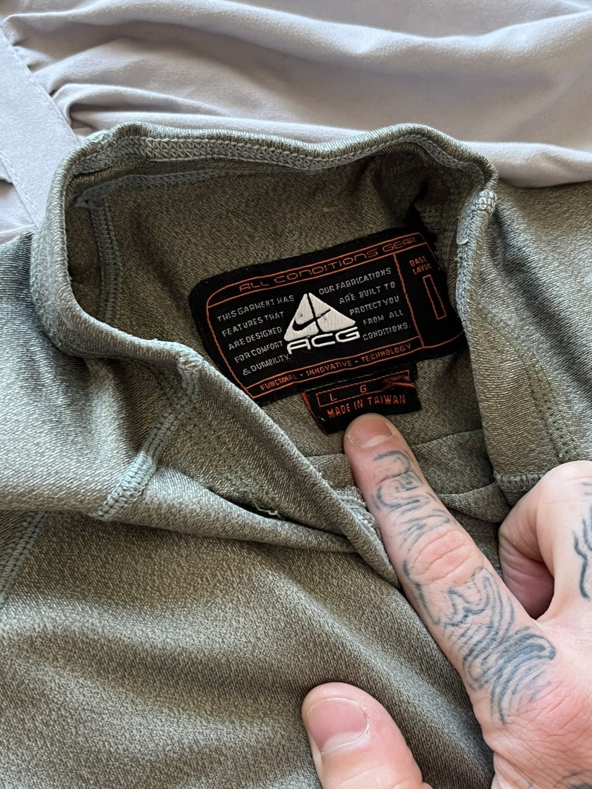 Nike ACG Rare Vintage Nike ACG Base Layer 2000s Tactical Archive Size US L / EU 52-54 / 3 - 8 Thumbnail