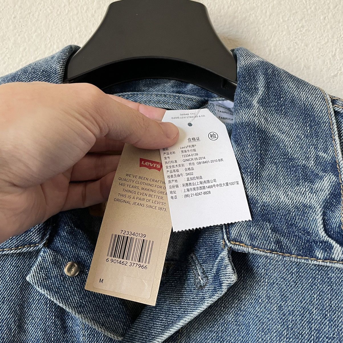 Levi's Levi’s Premium Faded Light Wash Denim Trucker Jacket Size US M / EU 48-50 / 2 - 3 Thumbnail