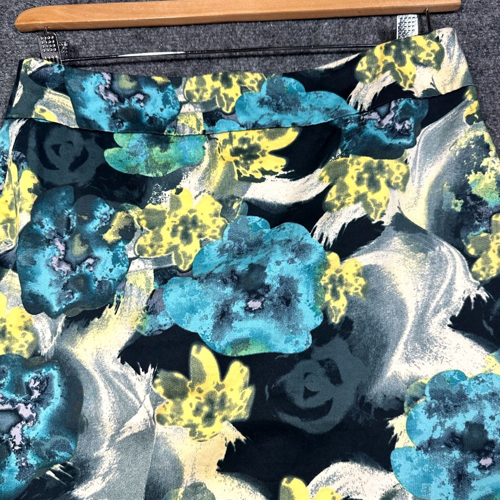 Ann Taylor Ann Taylor Skirt Womens 6 Pencil Floral Cotton Stretch Back Zip Lined Multicolor Knee Length Size 28" / US 6 / IT 42 - 2 Thumbnail