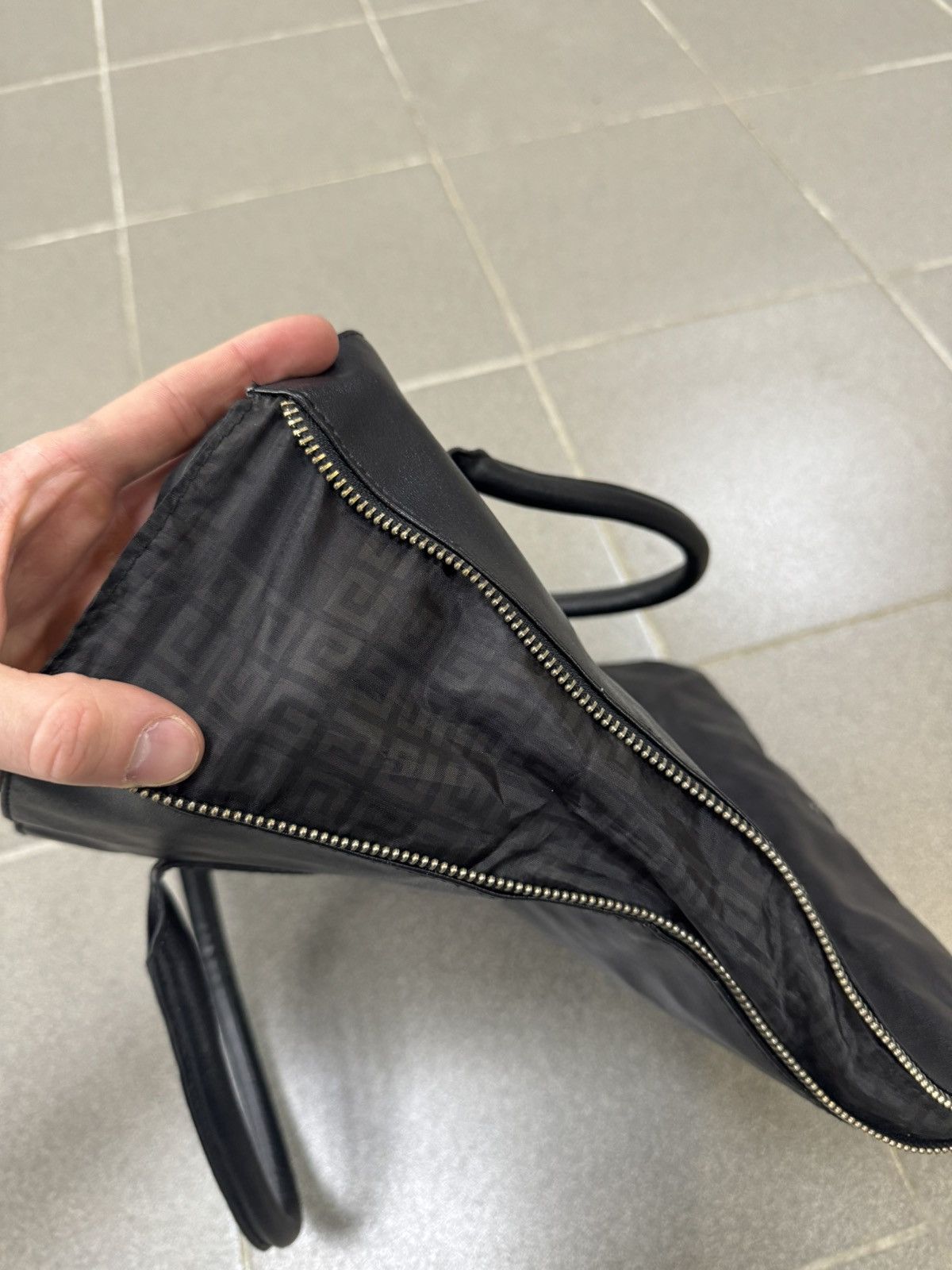 Givenchy × Vintage Givenchy Parfums Leather Tote Bag Size ONE SIZE - 5 Thumbnail