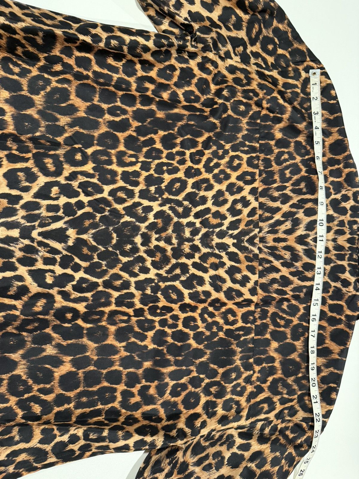 Saint Laurent Paris Saint Laurent leopard silk shirt. U $2500 Size US XL / EU 56 / 4 - 7 Thumbnail