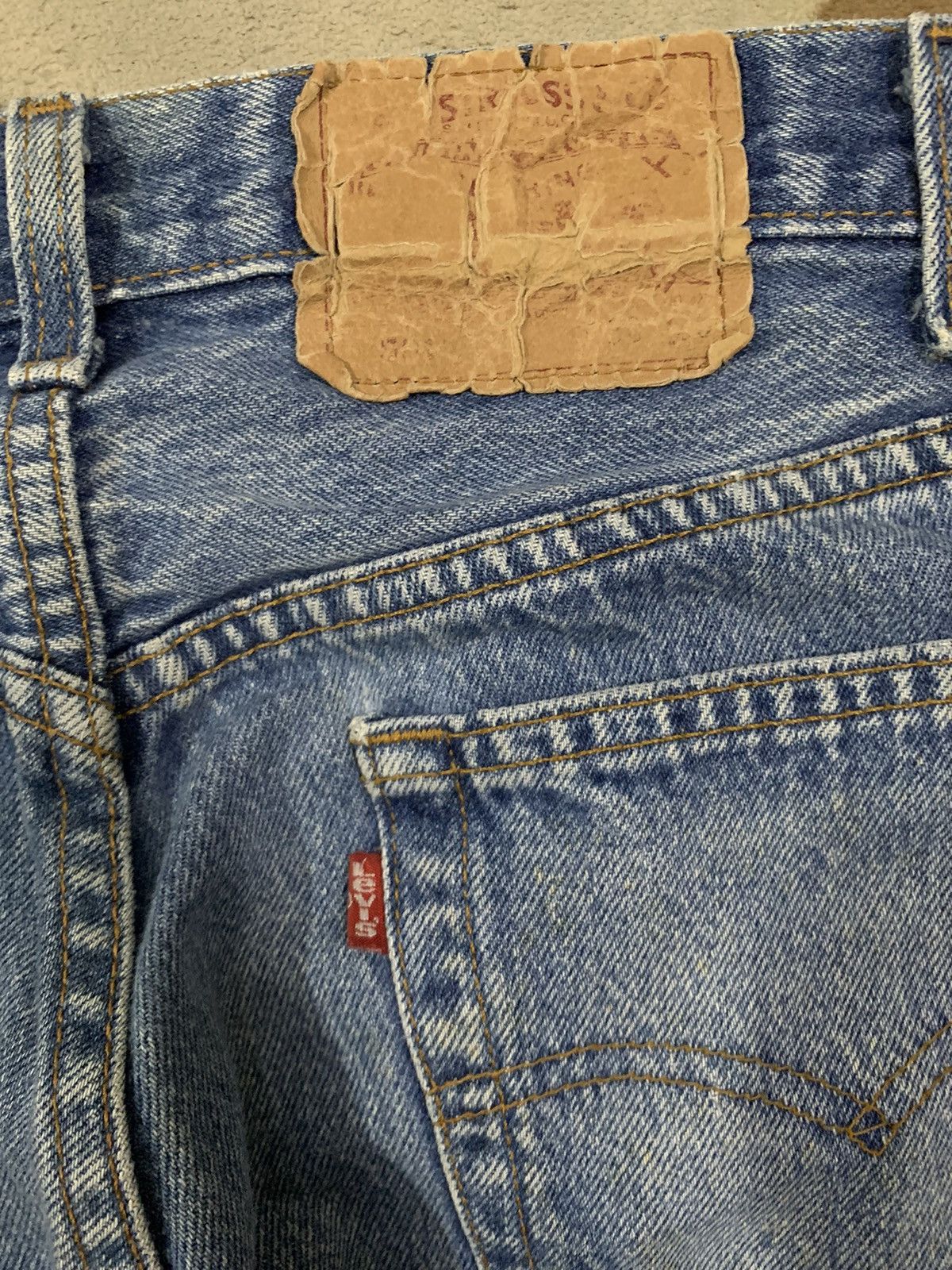 Levi's Vintage 90s Levis 501 Button Fly Faded Jeans Made in USA Size US 30 / EU 46 - 12 Thumbnail