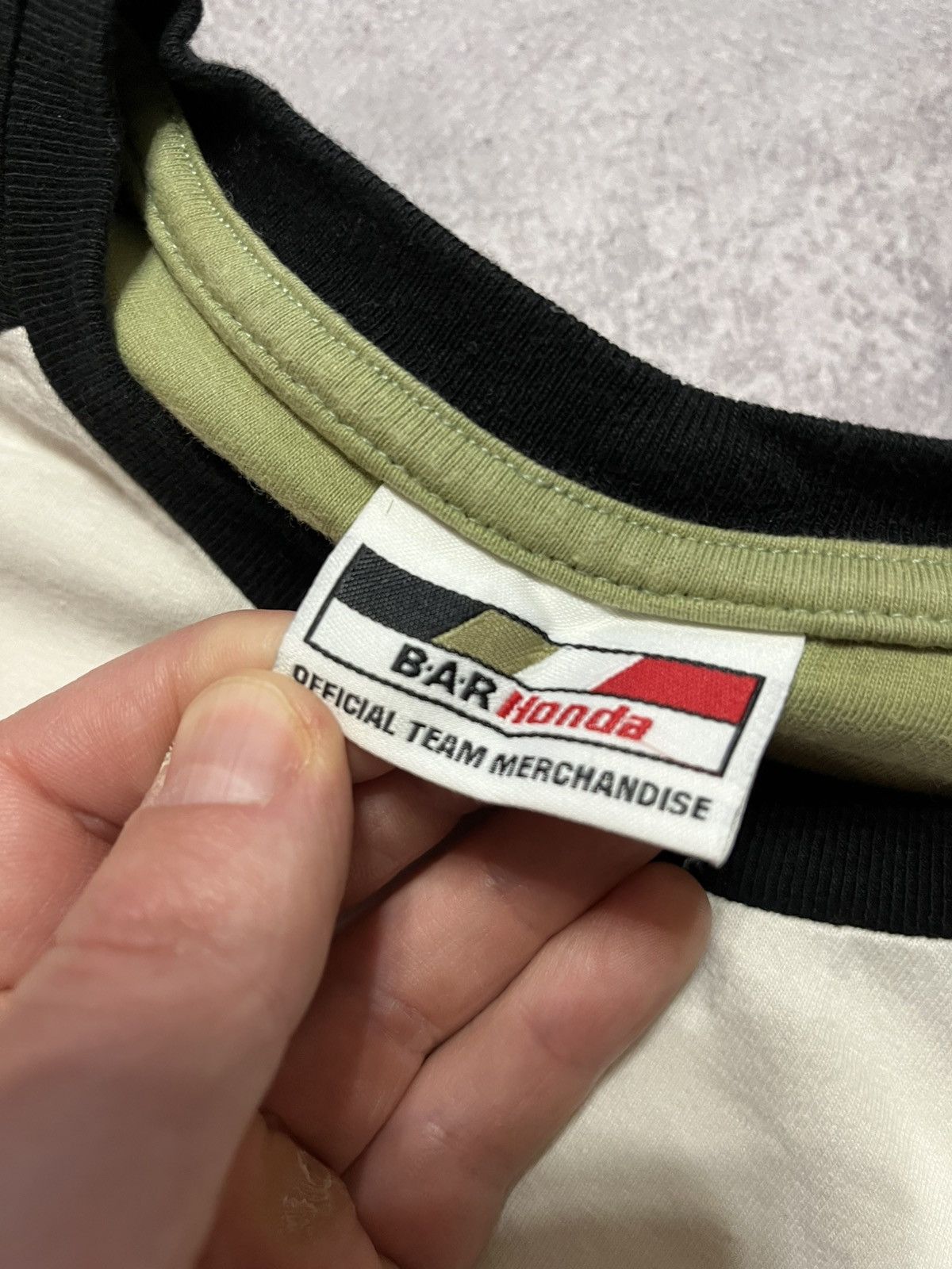 Honda Two Items Jason Button Bar Formula Uno T shirt and cap Size US L / EU 52-54 / 3 - 7 Thumbnail
