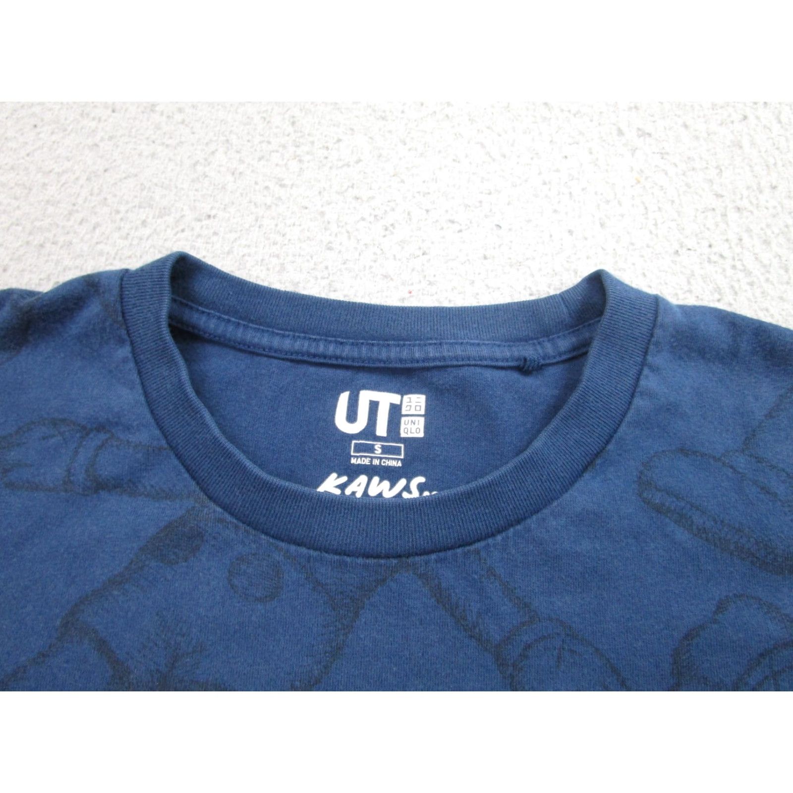 Uniqlo VINTAGE Uniqlo Kaws All Over Holiday Print T-Shirt Mens Small Companion Tee Streetwear Size US S / EU 44-46 / 1 - 4 Thumbnail