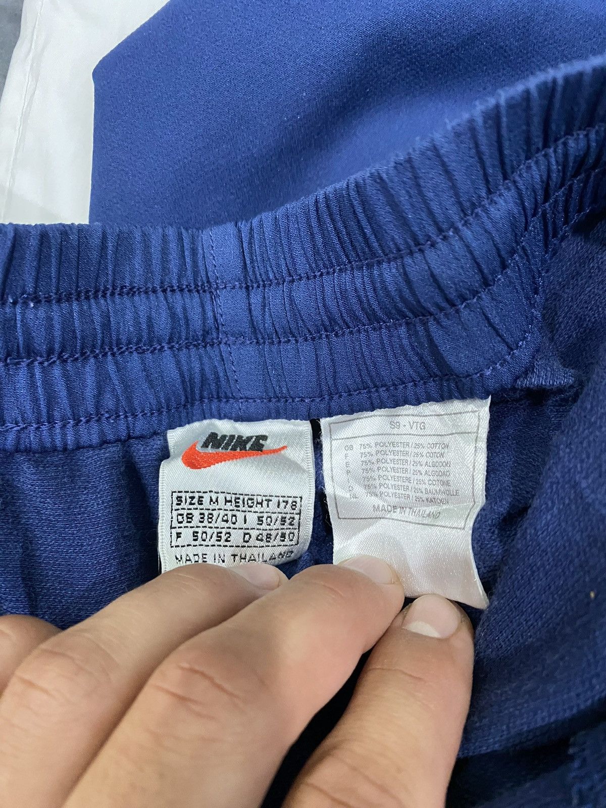 Nike × Vintage 90’s NIKE RARE Y2K SWOOSH RETRO LOGO NYLON PANTS Size US 32 / EU 48 - 8 Thumbnail