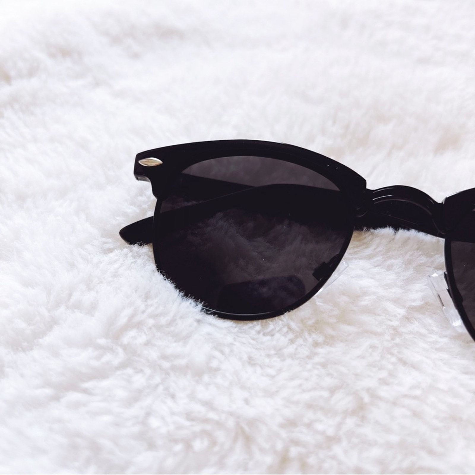 Other Thalia Black Sleek Modern Sunglasses Size ONE SIZE - 2 Thumbnail