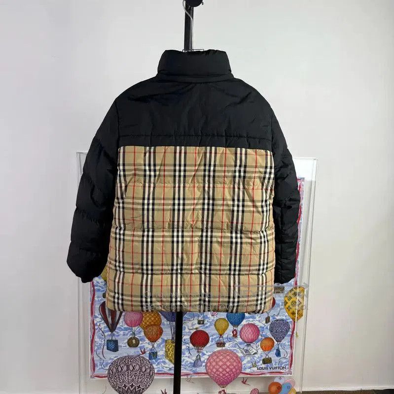 Burberry Burberry Women's Puffer Jacket in Navy. Size XS / US 0-2 / IT 36-38 - 2 Thumbnail