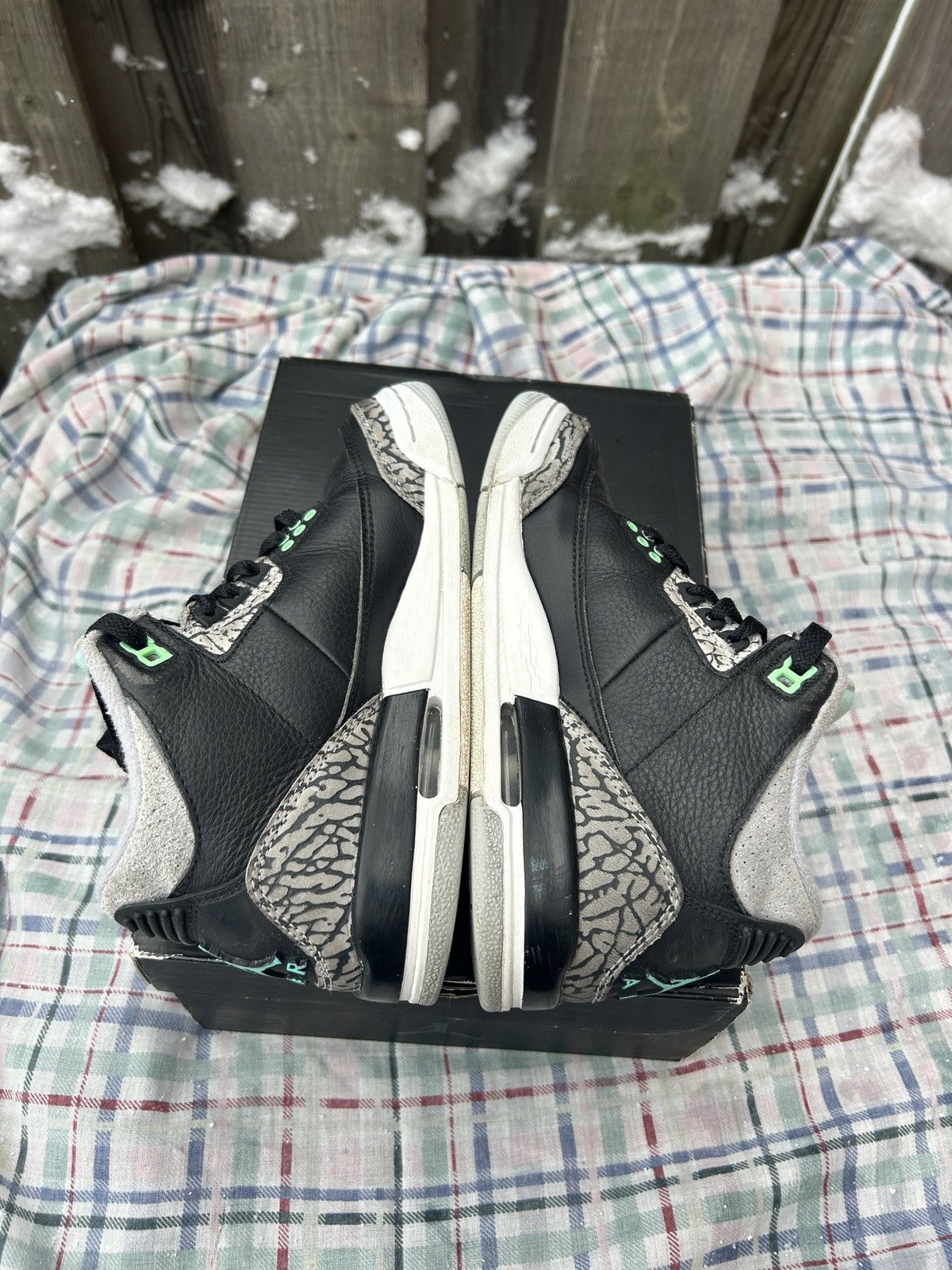 Jordan Brand Jordan 3 GS Cement Grey / Green Glow Size US 4.5 / IT 34.5 - 4 Thumbnail