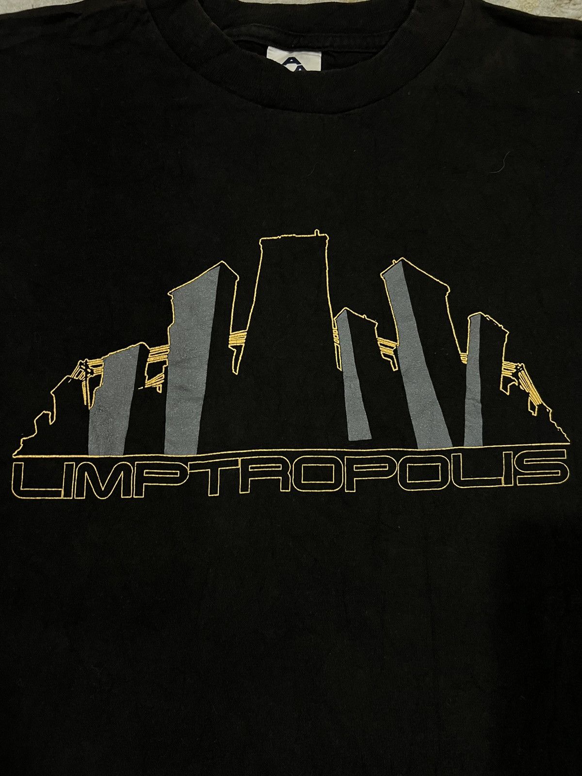 Band Tees × Vintage Vintage RARE LIMP BIZKIT Limptropolis 1999 Tour Giant Tees Size US M / EU 48-50 / 2 - 4 Thumbnail