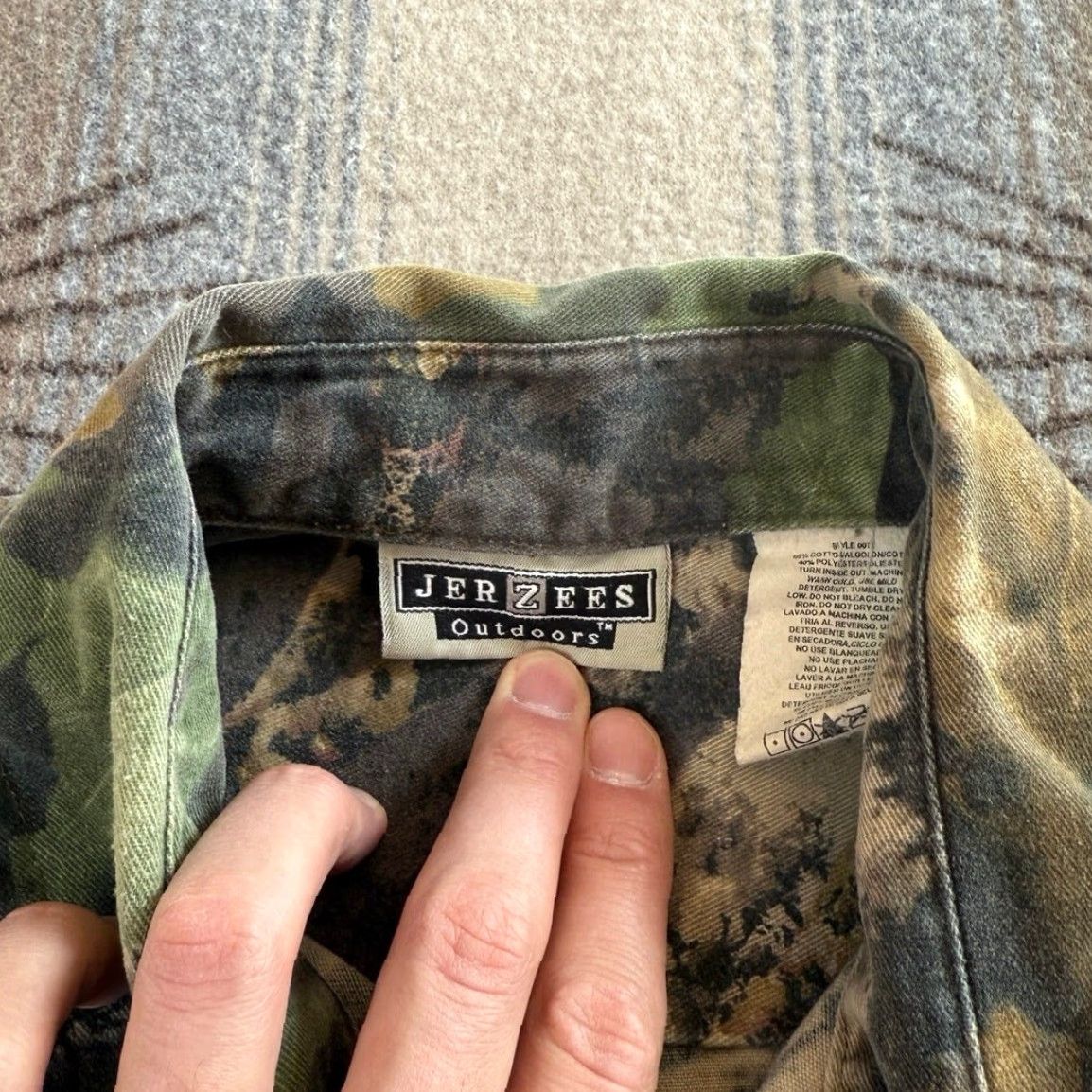 Jerzees VINTAGE Jerzees Bigwoods Camouflage Button-Down Shirt L Brown Mens 90s Camouflage Shirt Button-Up Shirt Size US L / EU 52-54 / 3 - 4 Thumbnail