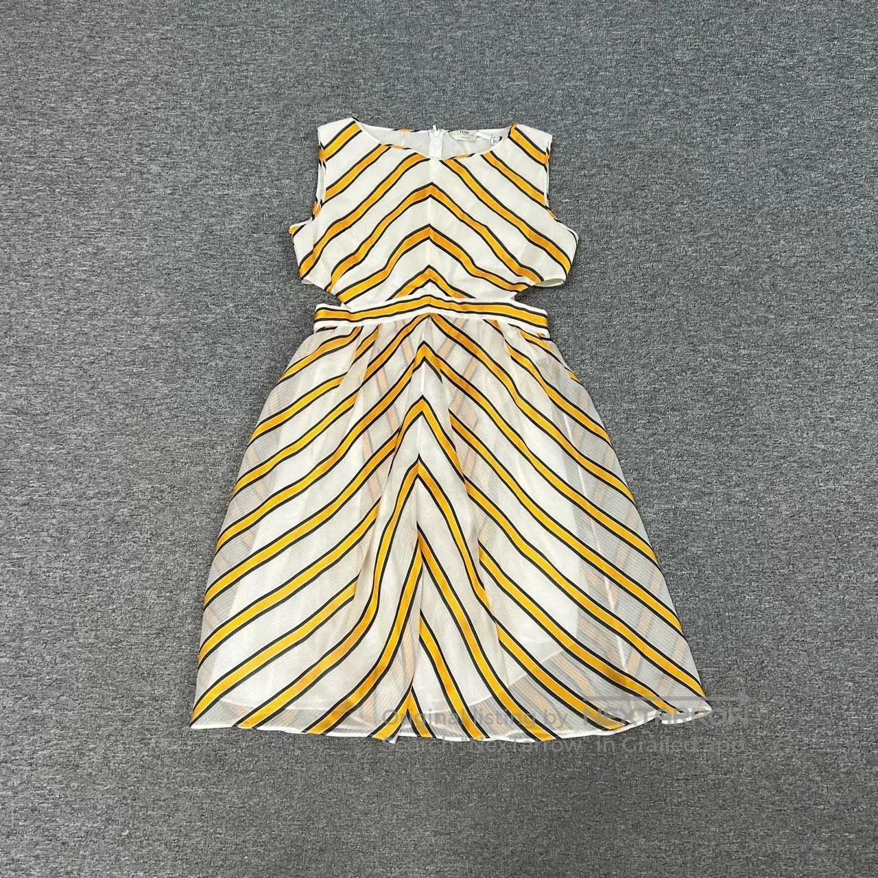 Fendi Fendi Yellow. Size S / US 4 / IT 40 - 1 Thumbnail