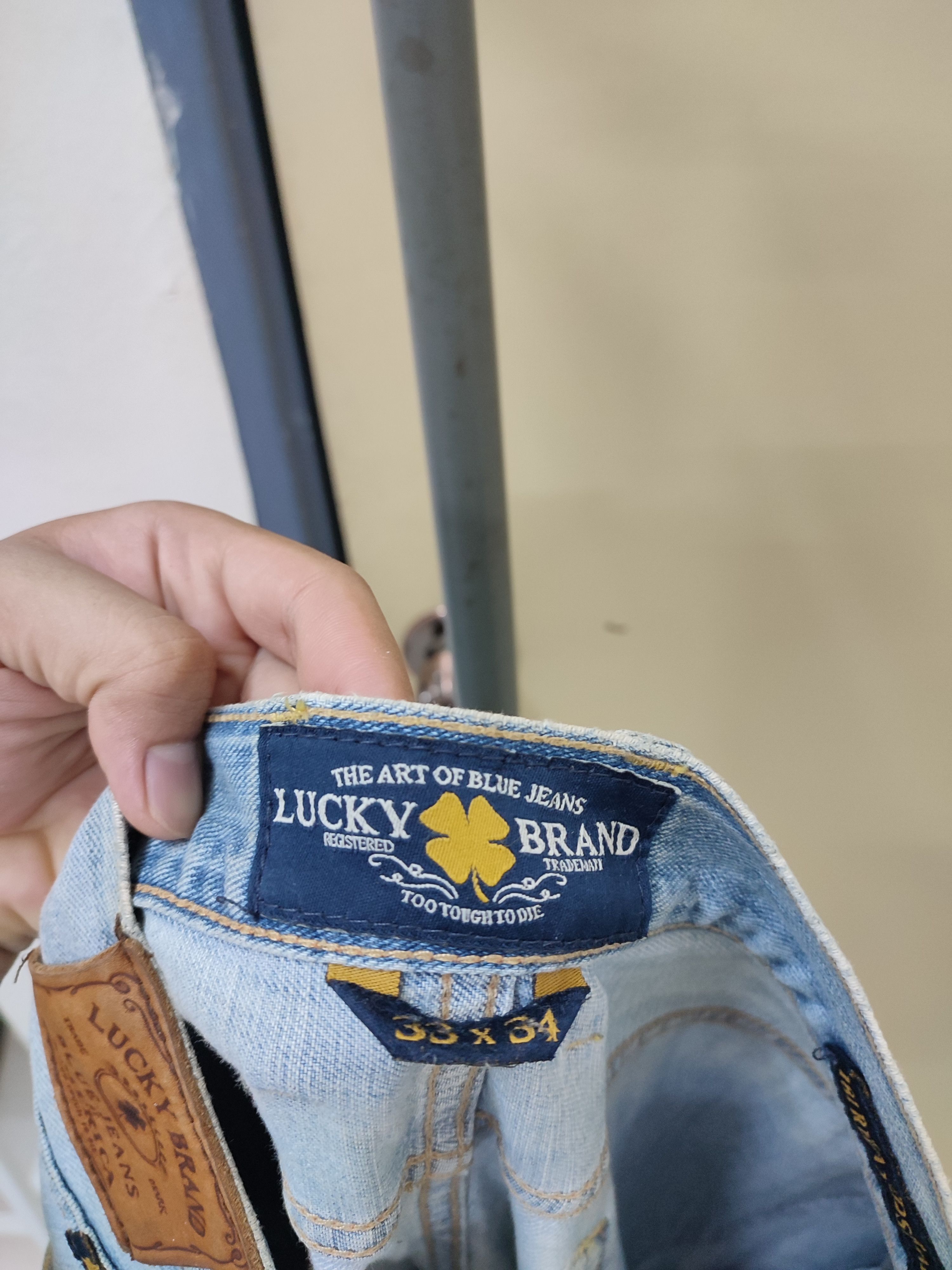 Lucky Brand VINTAGE LUCKY BRAND 181 RELAXED STRAIGHT DENIM Size US 35 - 24 Thumbnail
