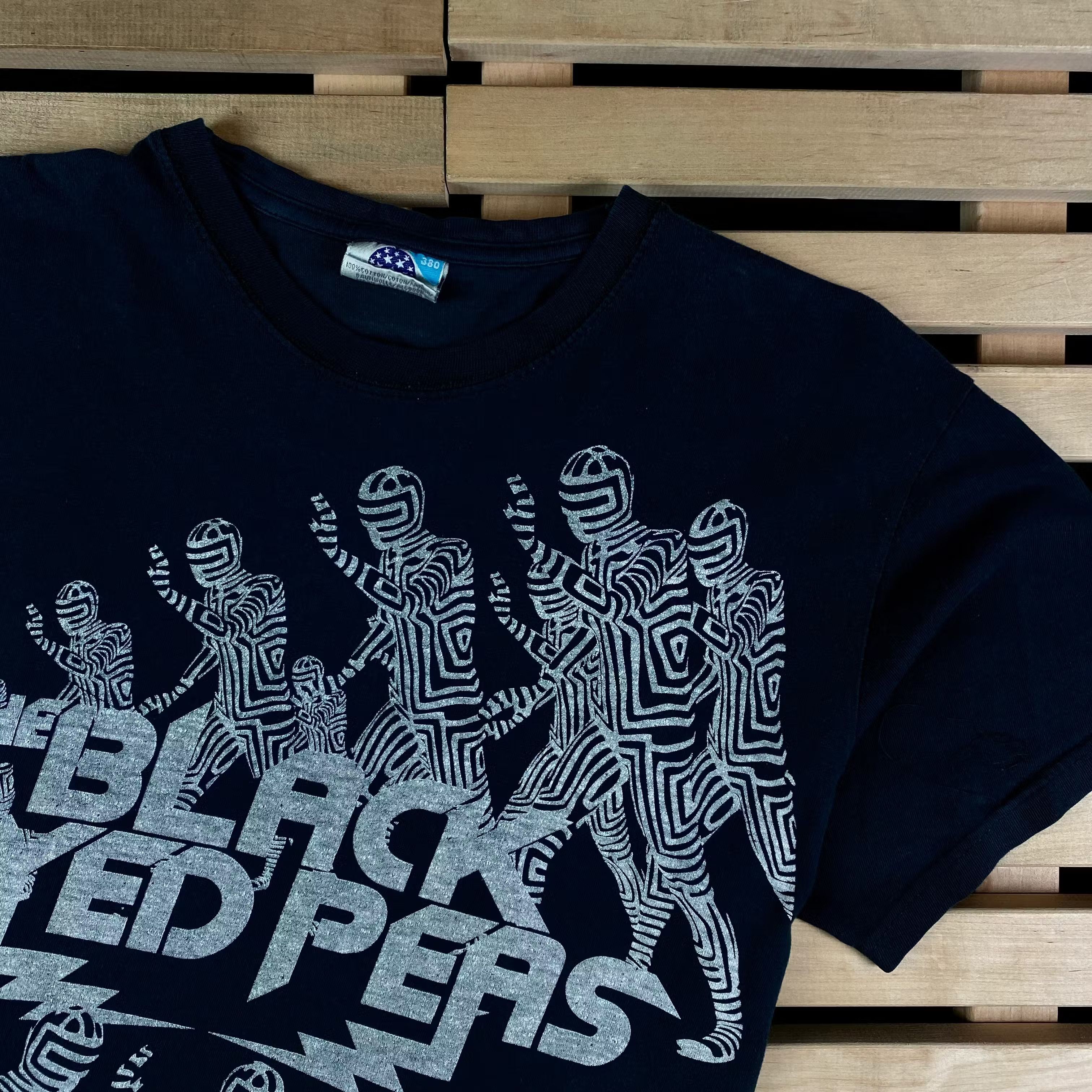 Band Tees × Vintage Mens Vintage T Shirt The Black Eye Peas Size M Size US M / EU 48-50 / 2 - 2 Thumbnail