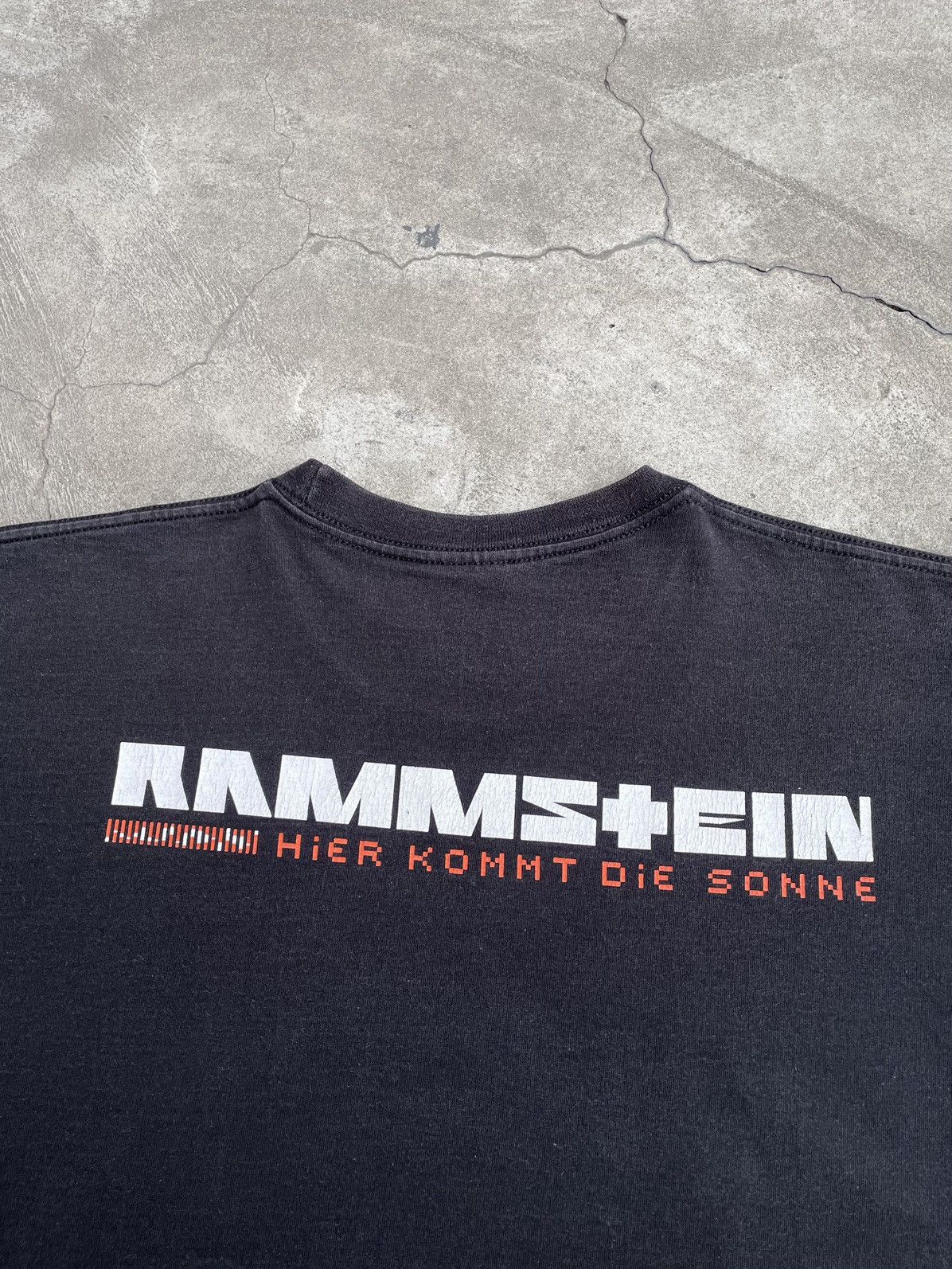 Band Tees 00s Rammstein, Sunfaded T-Shirt; Back: A Line from «Sonne» Size US XL / EU 56 / 4 - 4 Thumbnail