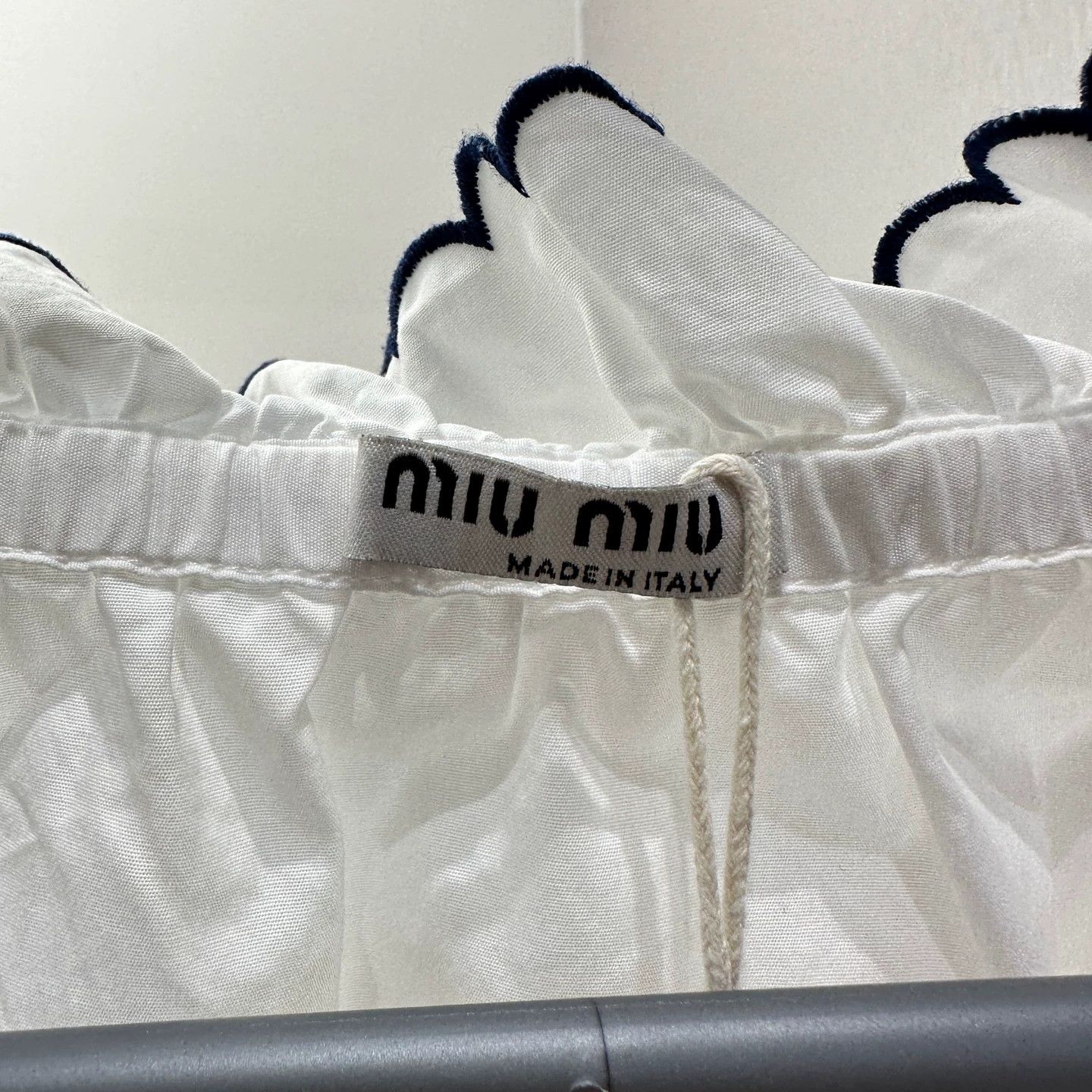 Miu Miu MiuMiu mar83 slogan-embro one-shoulder longsleeve 36 cotton Size XS / US 0-2 / IT 36-38 - 3 Thumbnail
