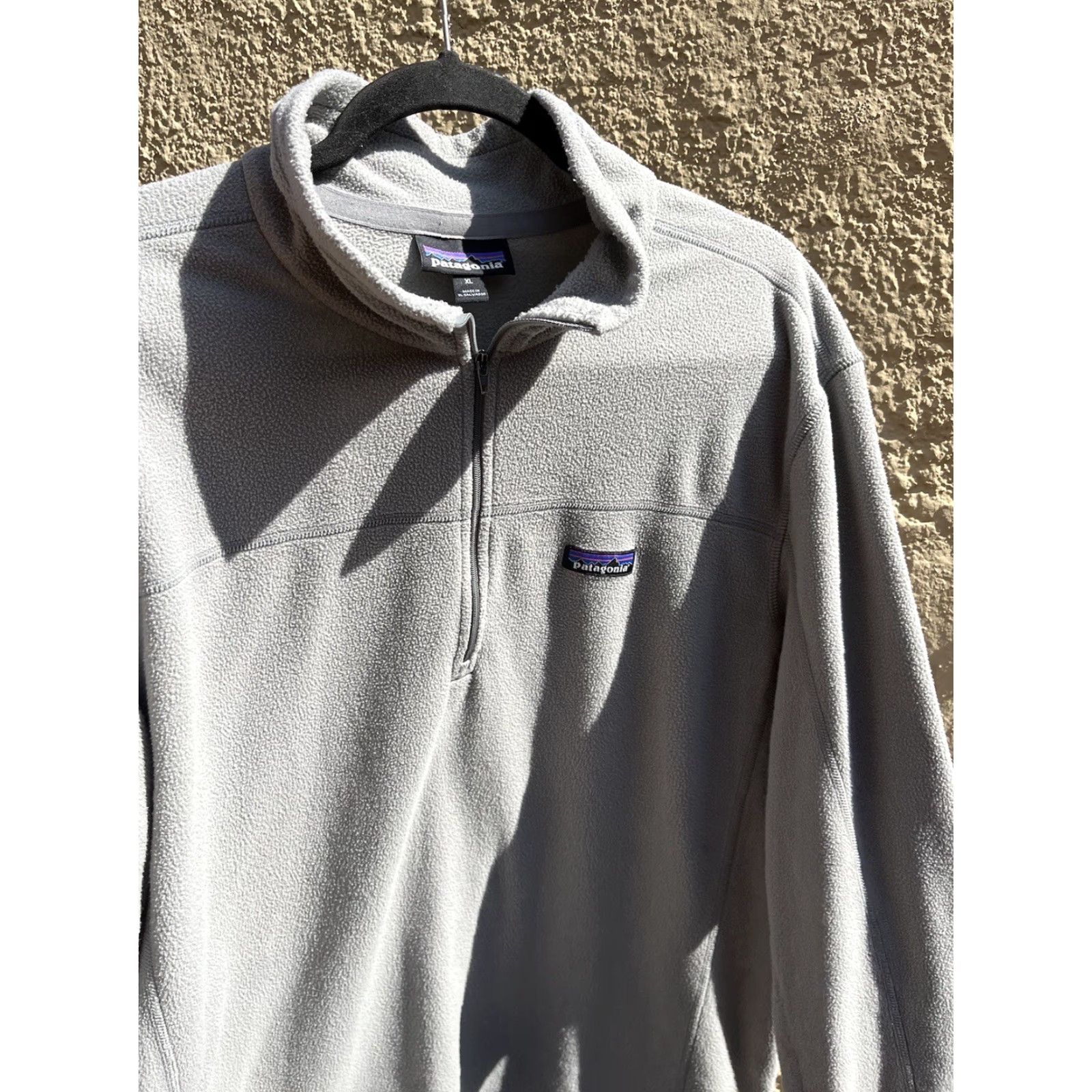 Patagonia Patagonia Pullover Sweatshirt Gray Solid XL Zip Pocket Poly Stretch Outdoor Mens Knit-Short Sleeve? Size US XL / EU 56 / 4 - 7 Thumbnail