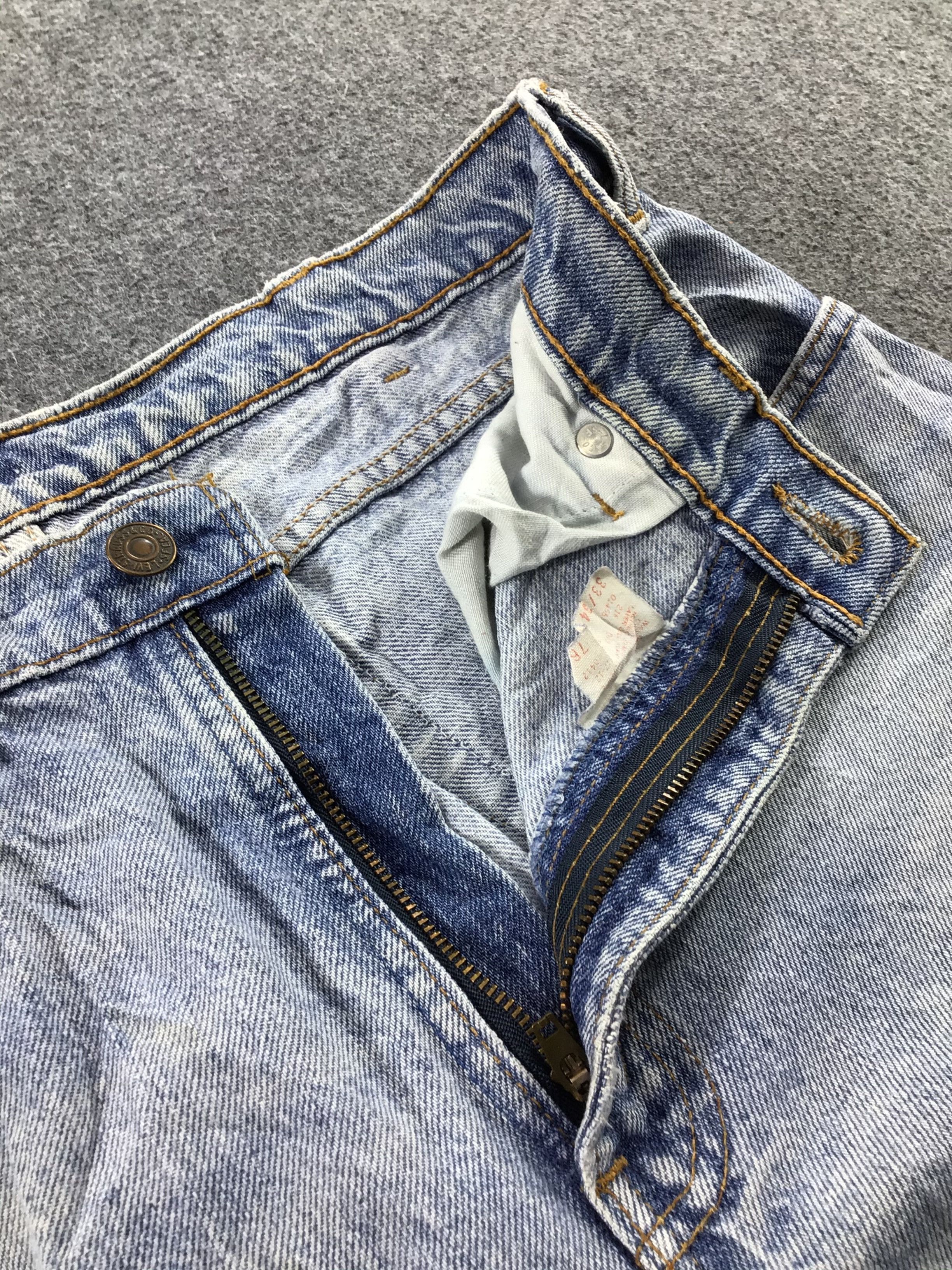 Levi's Vintage Levis 516 Jeans-JM552 Size US 31 - 6 Thumbnail